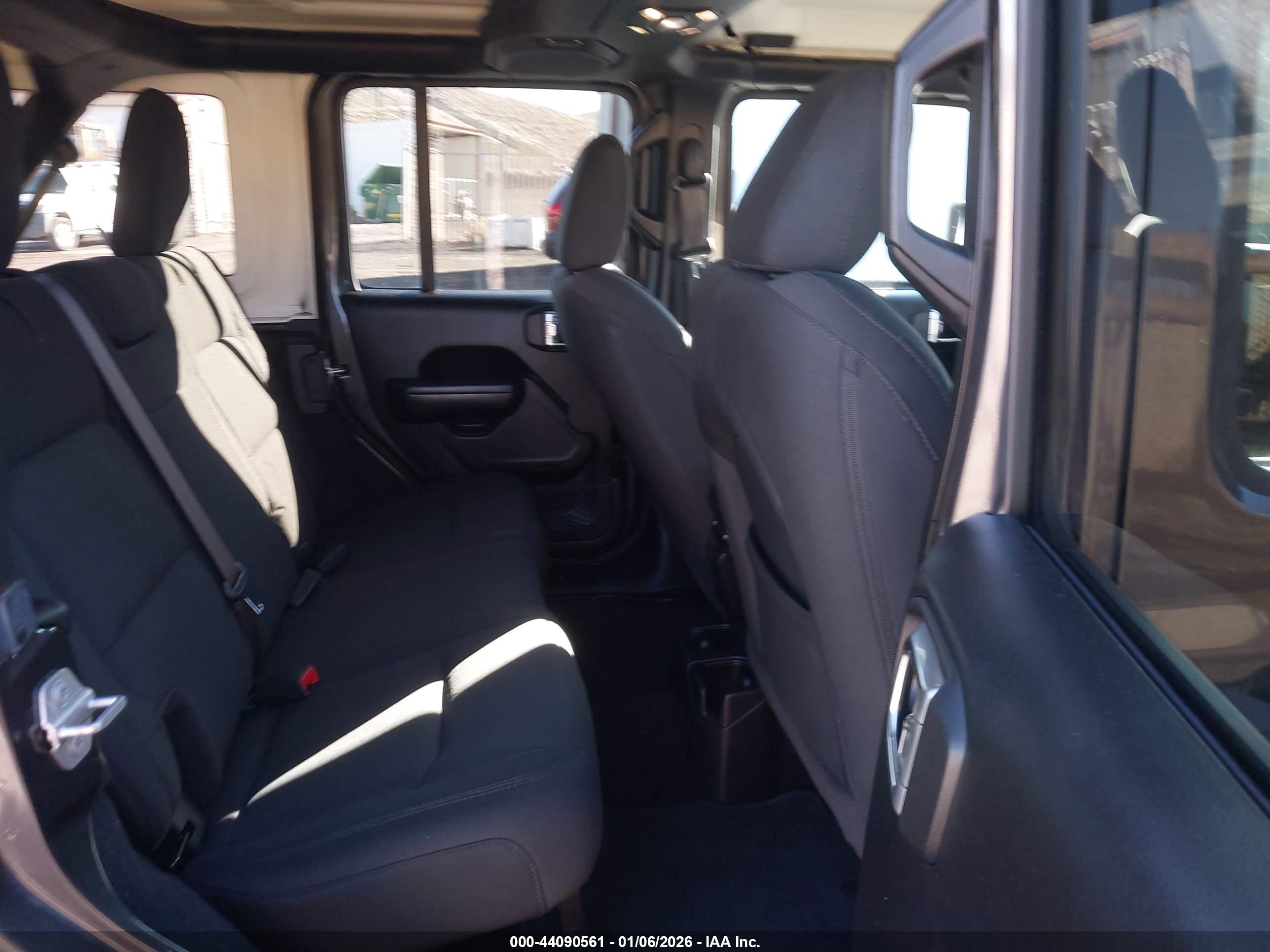 JEEP WRANGLER image 8