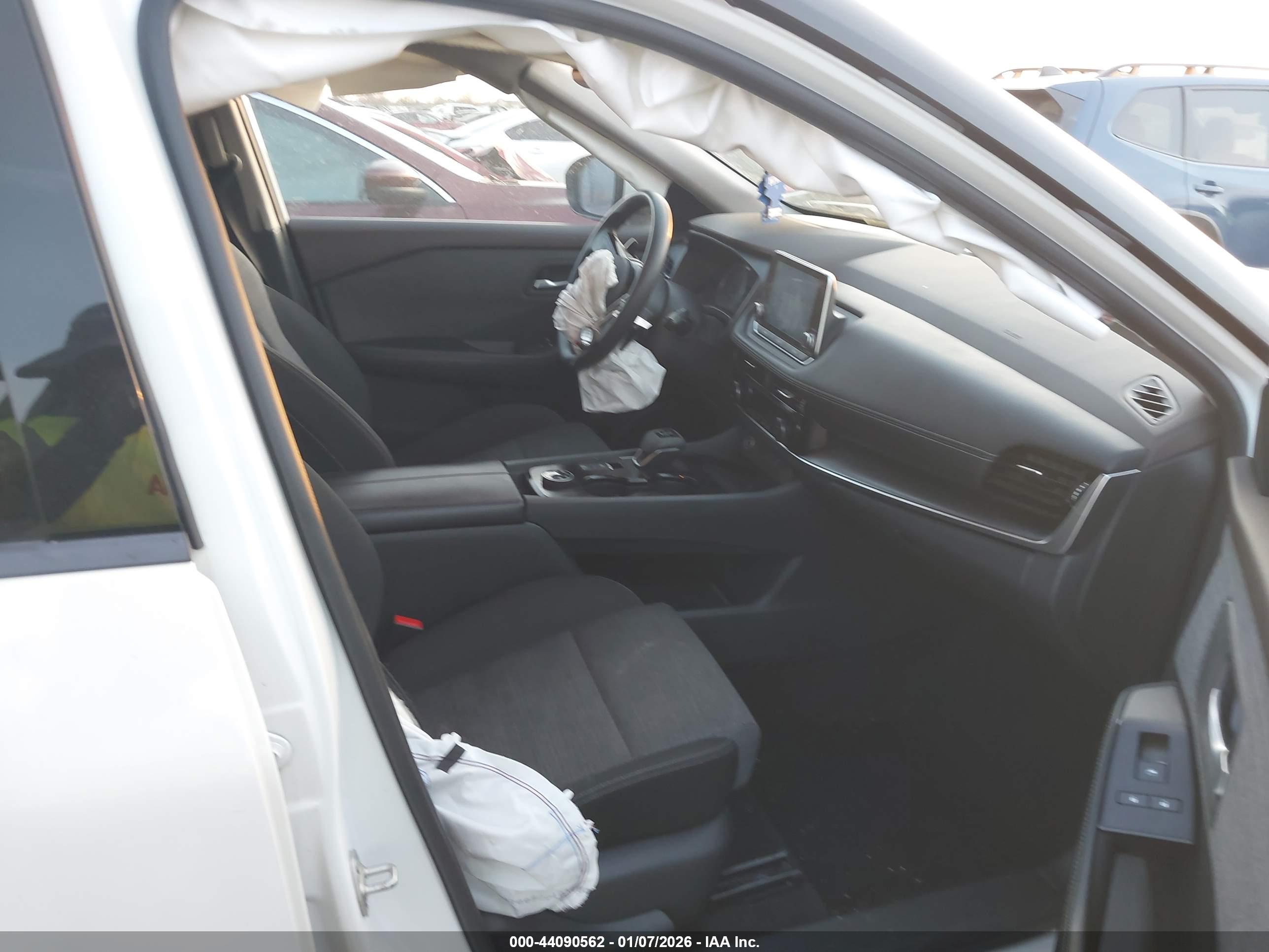 NISSAN ROGUE image 5