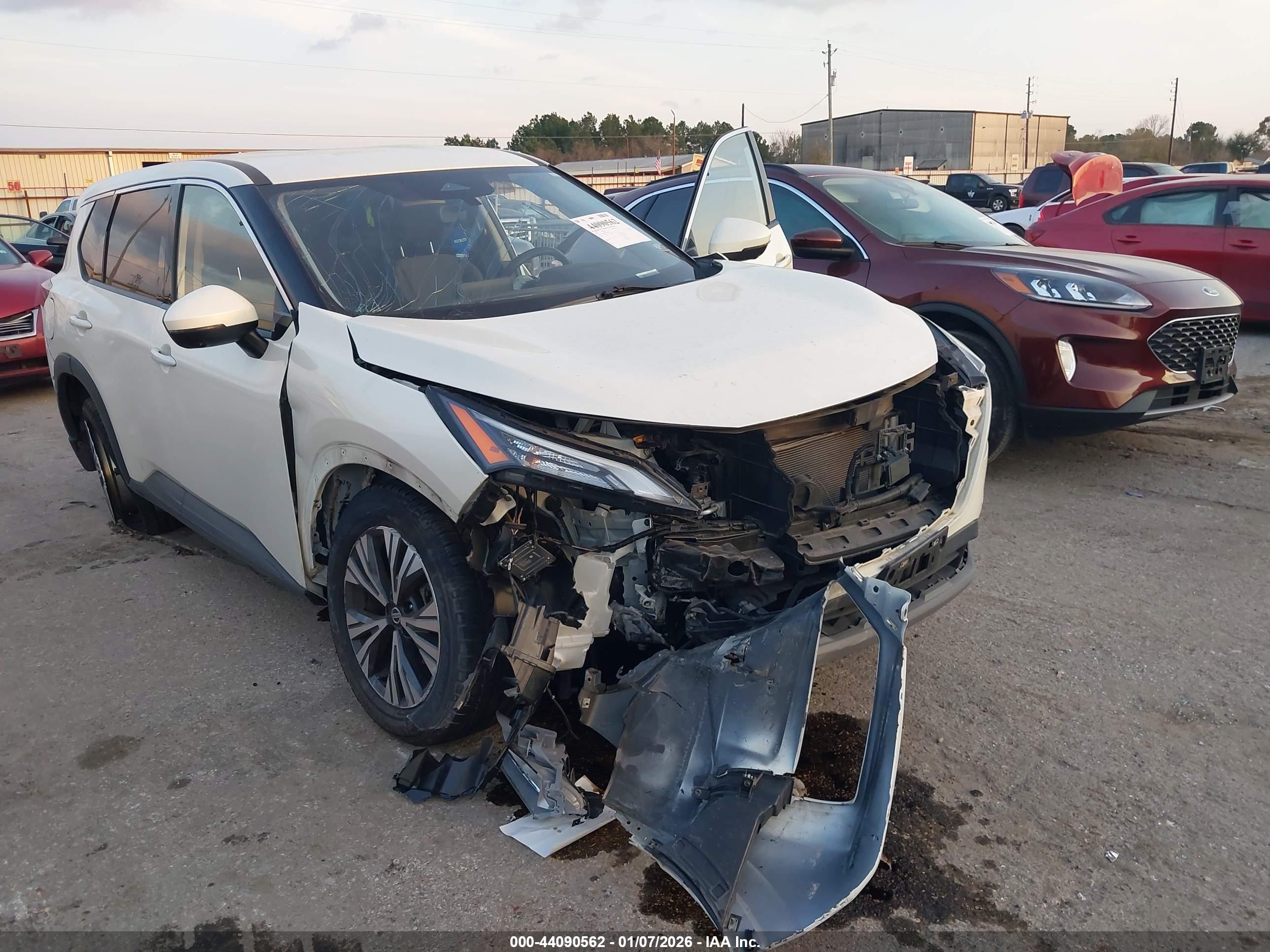 NISSAN ROGUE image 6