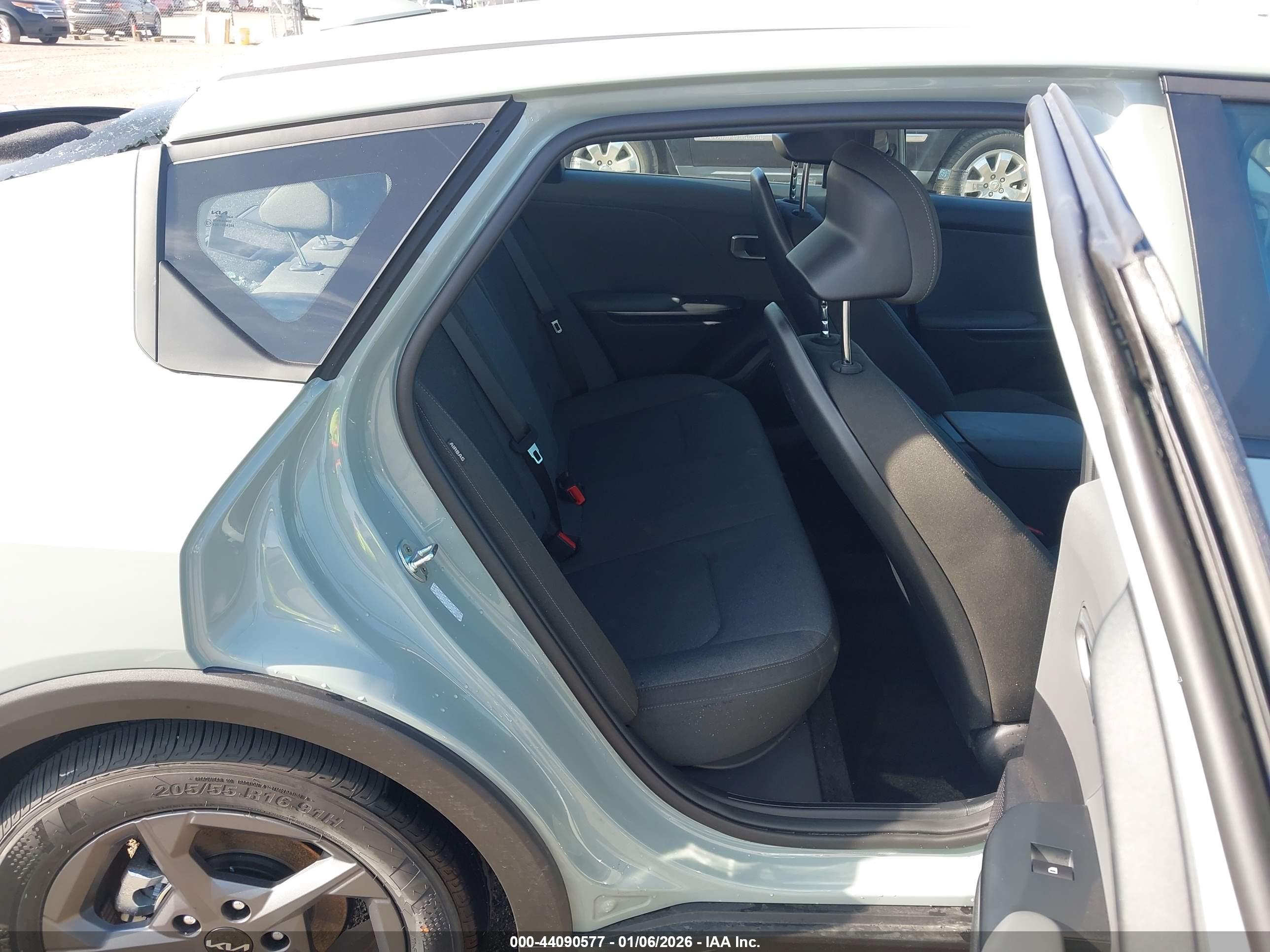 KIA K4 image 8