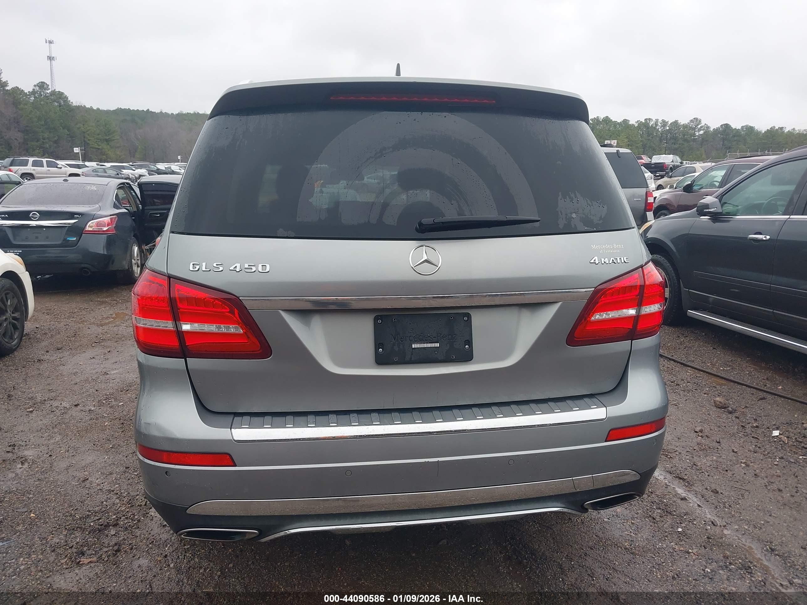 MERCEDES-BENZ GLS image 6