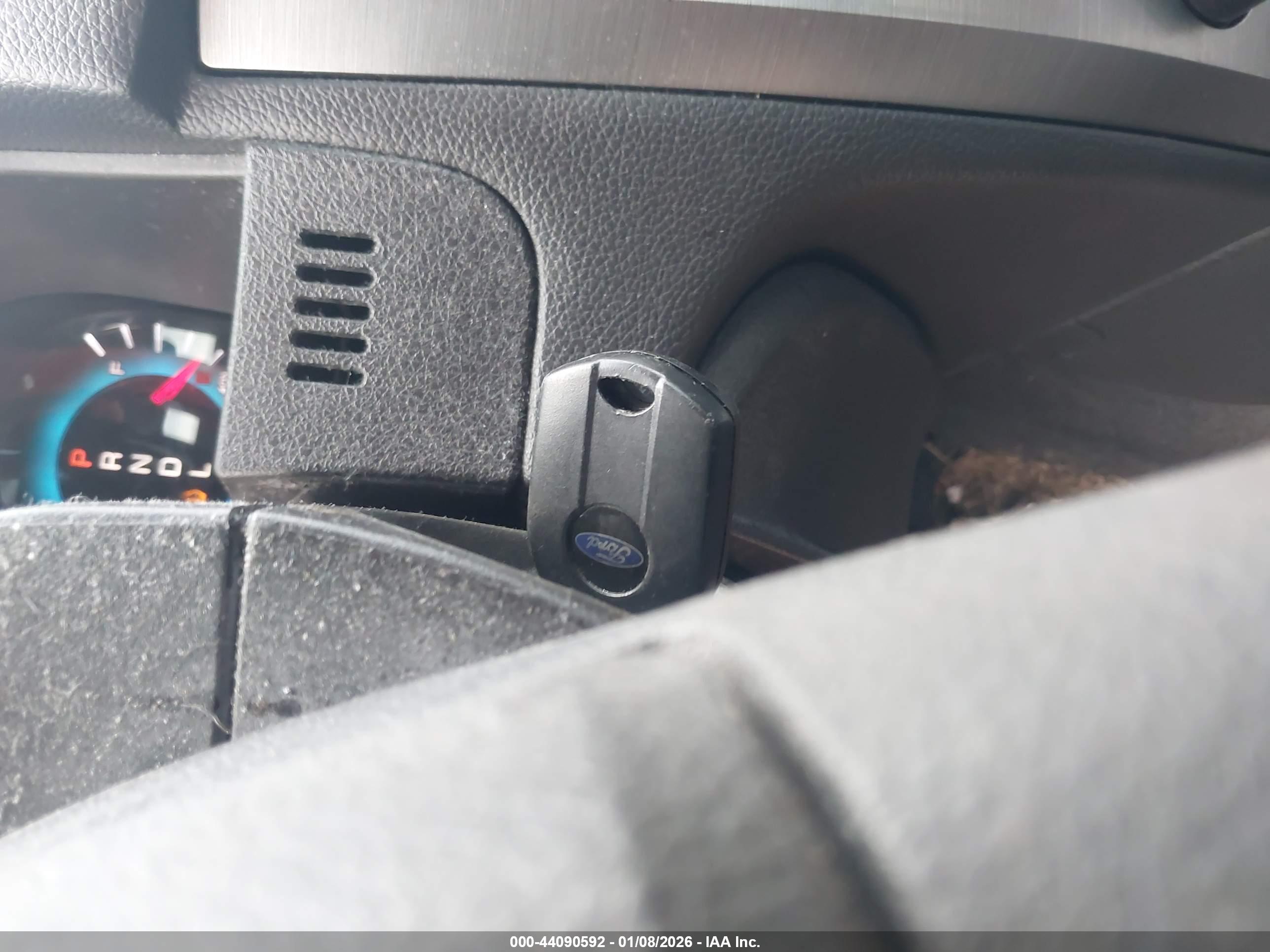 FORD FUSION image 11
