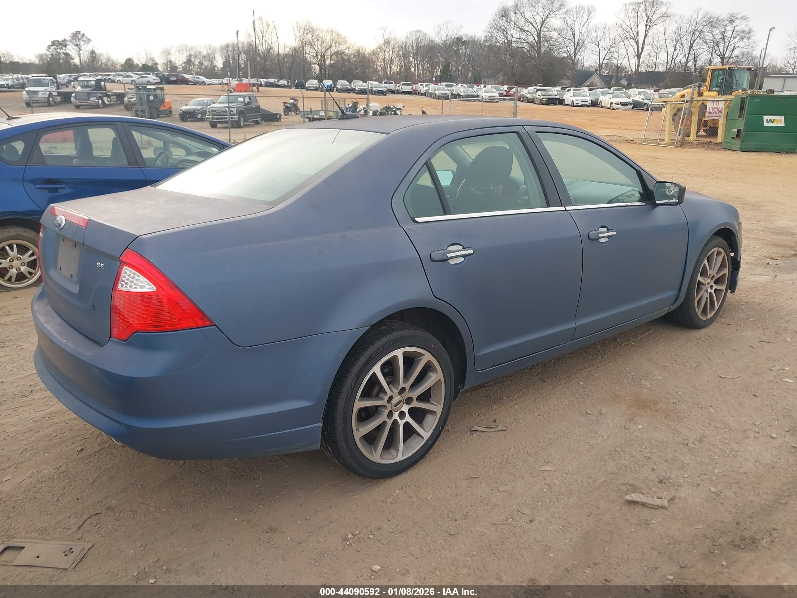 FORD FUSION image 4
