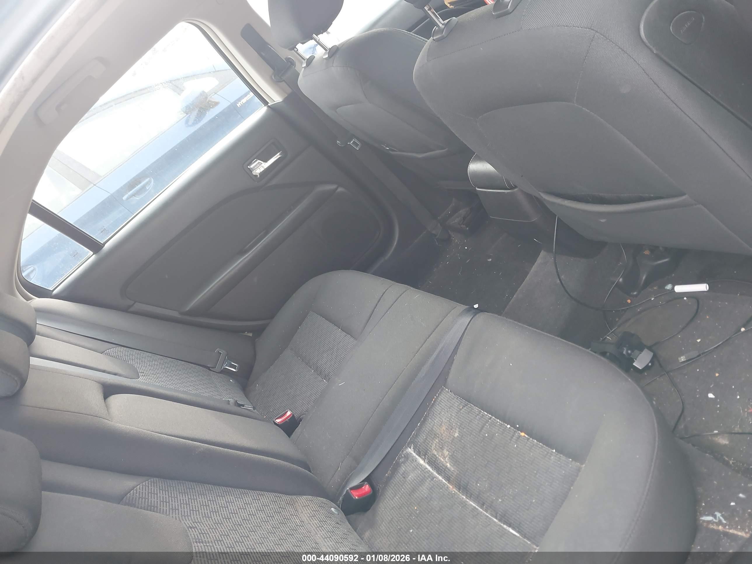 FORD FUSION image 8