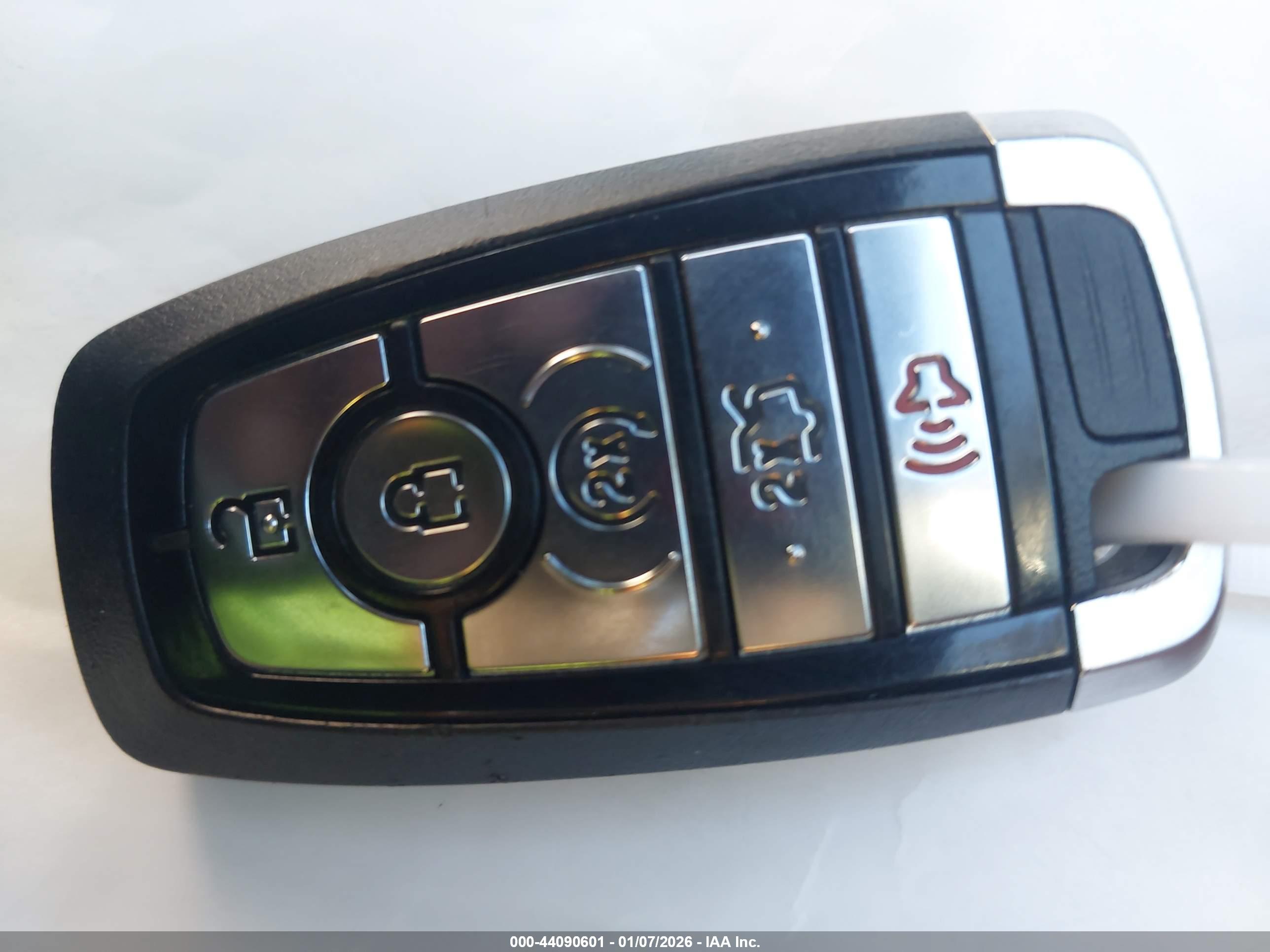FORD FUSION image 11
