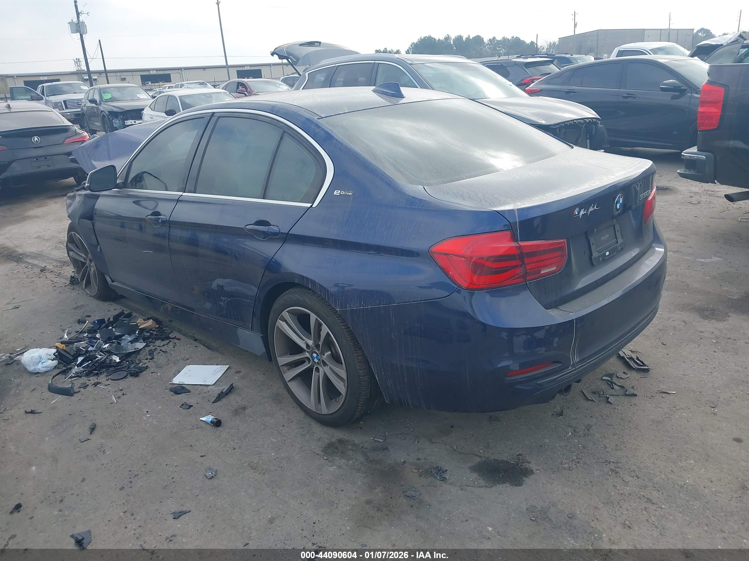 BMW 330E image 3