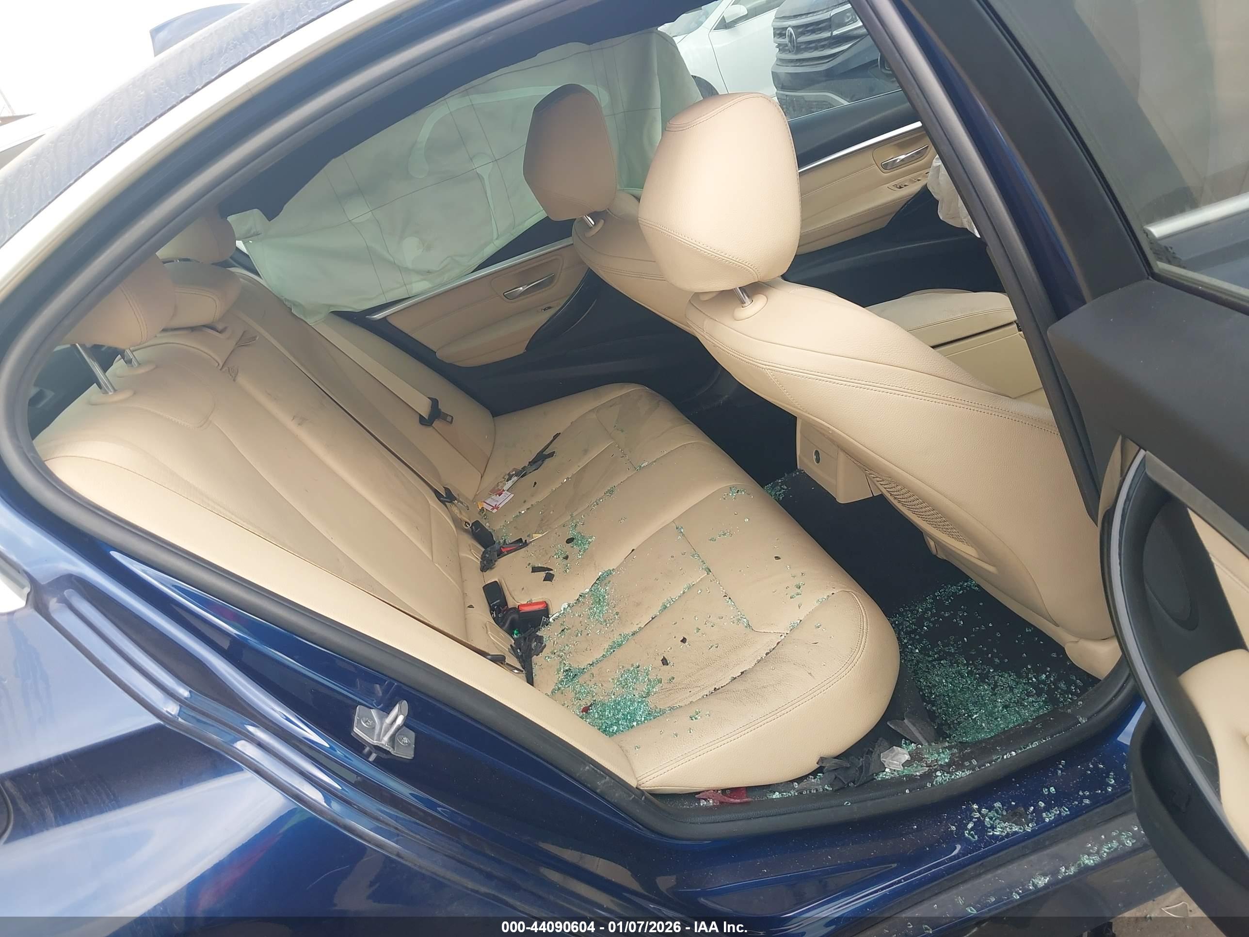 BMW 330E image 8