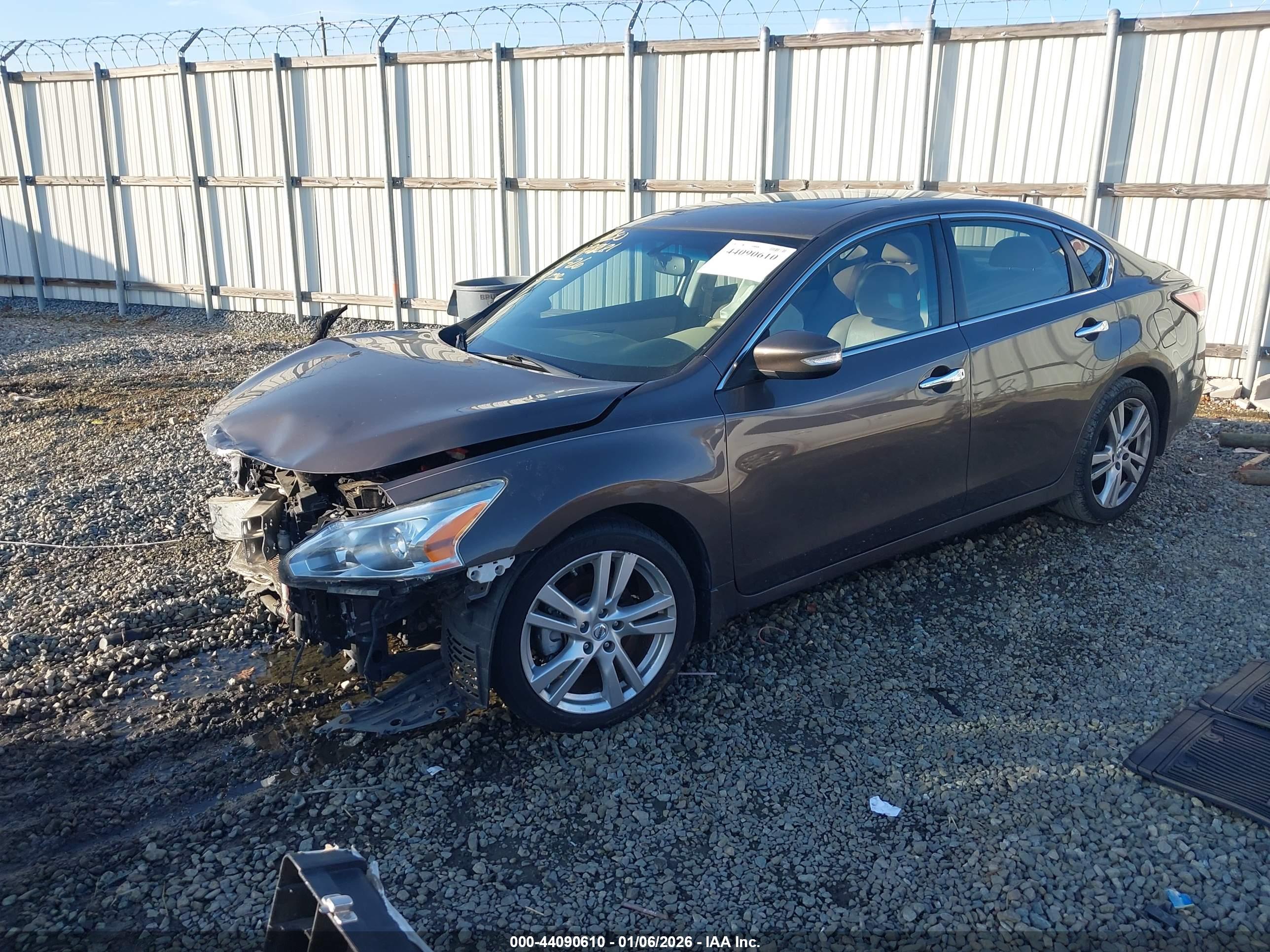 NISSAN ALTIMA image 2