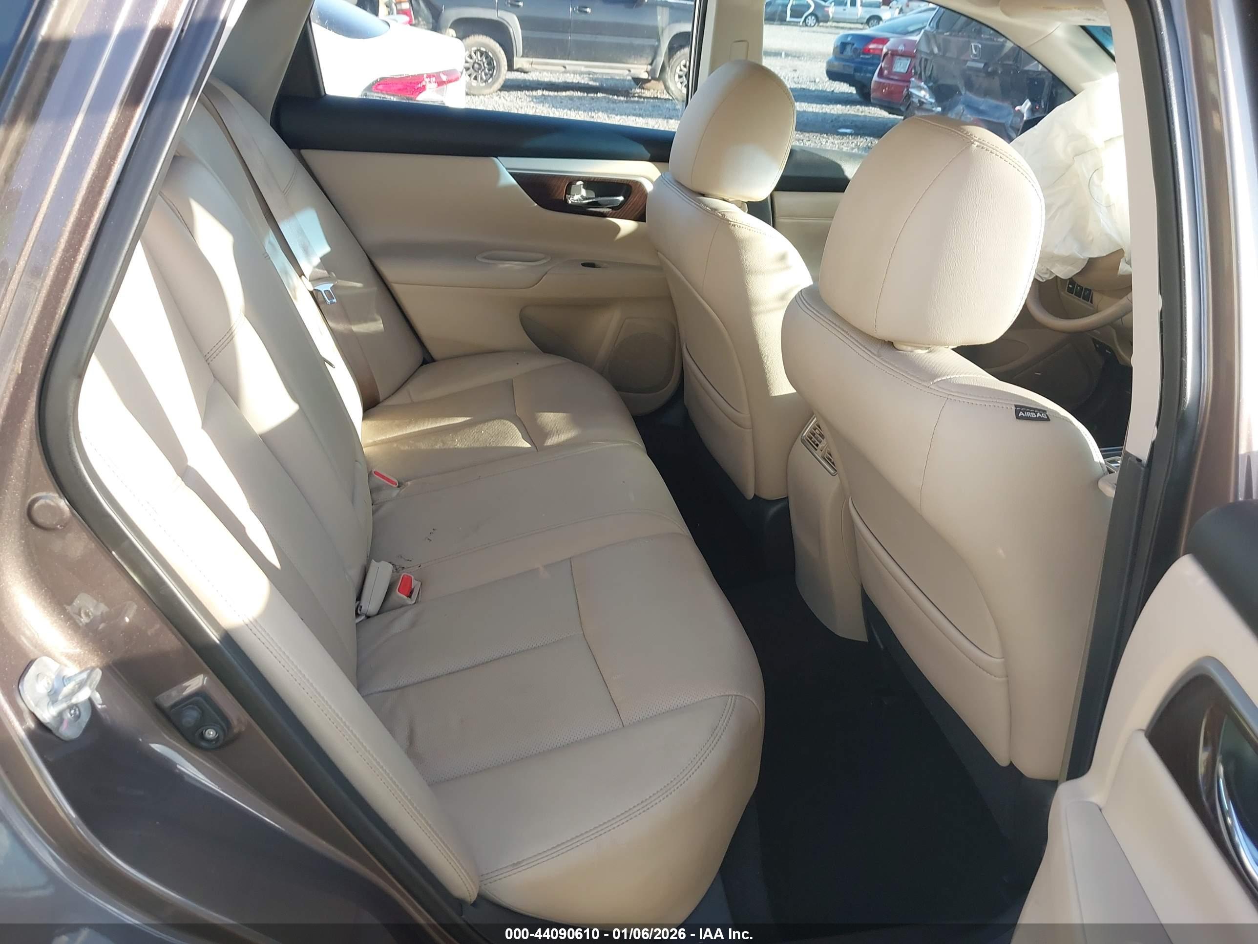 NISSAN ALTIMA image 8