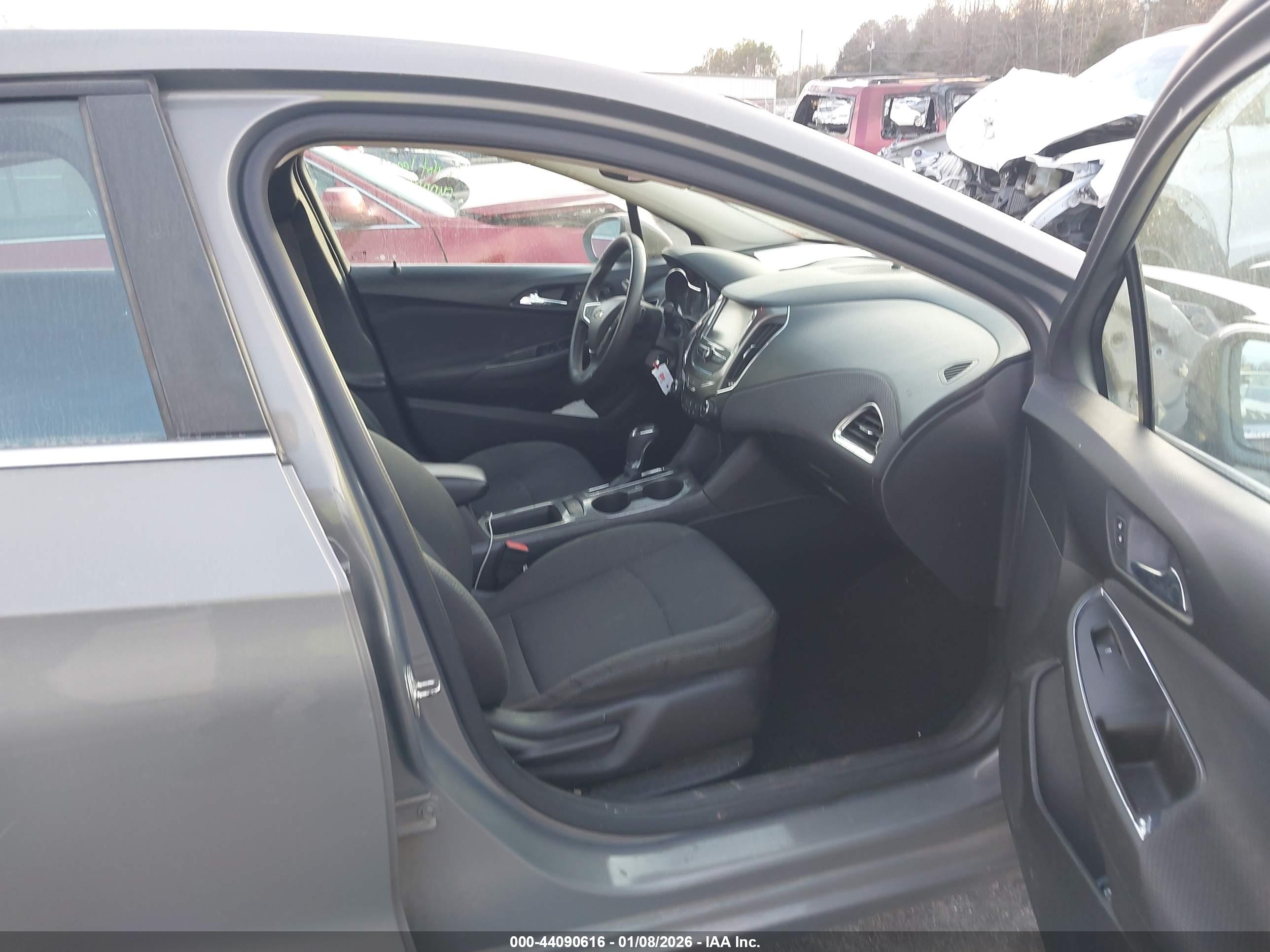 CHEVROLET CRUZE image 5