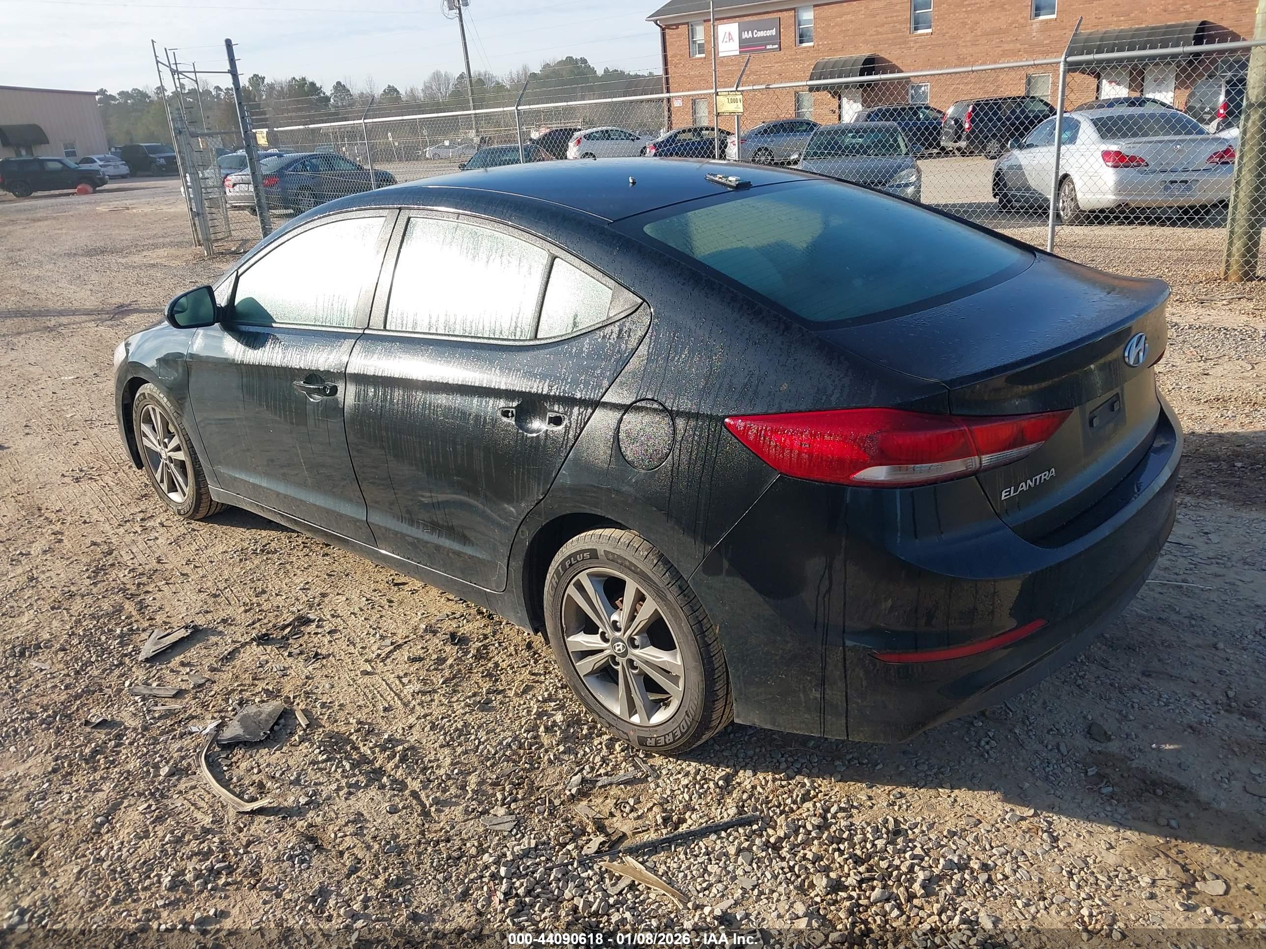 HYUNDAI ELANTRA image 3