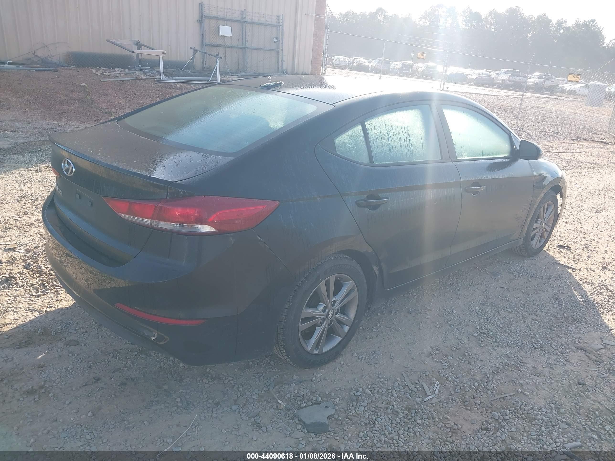 HYUNDAI ELANTRA image 4