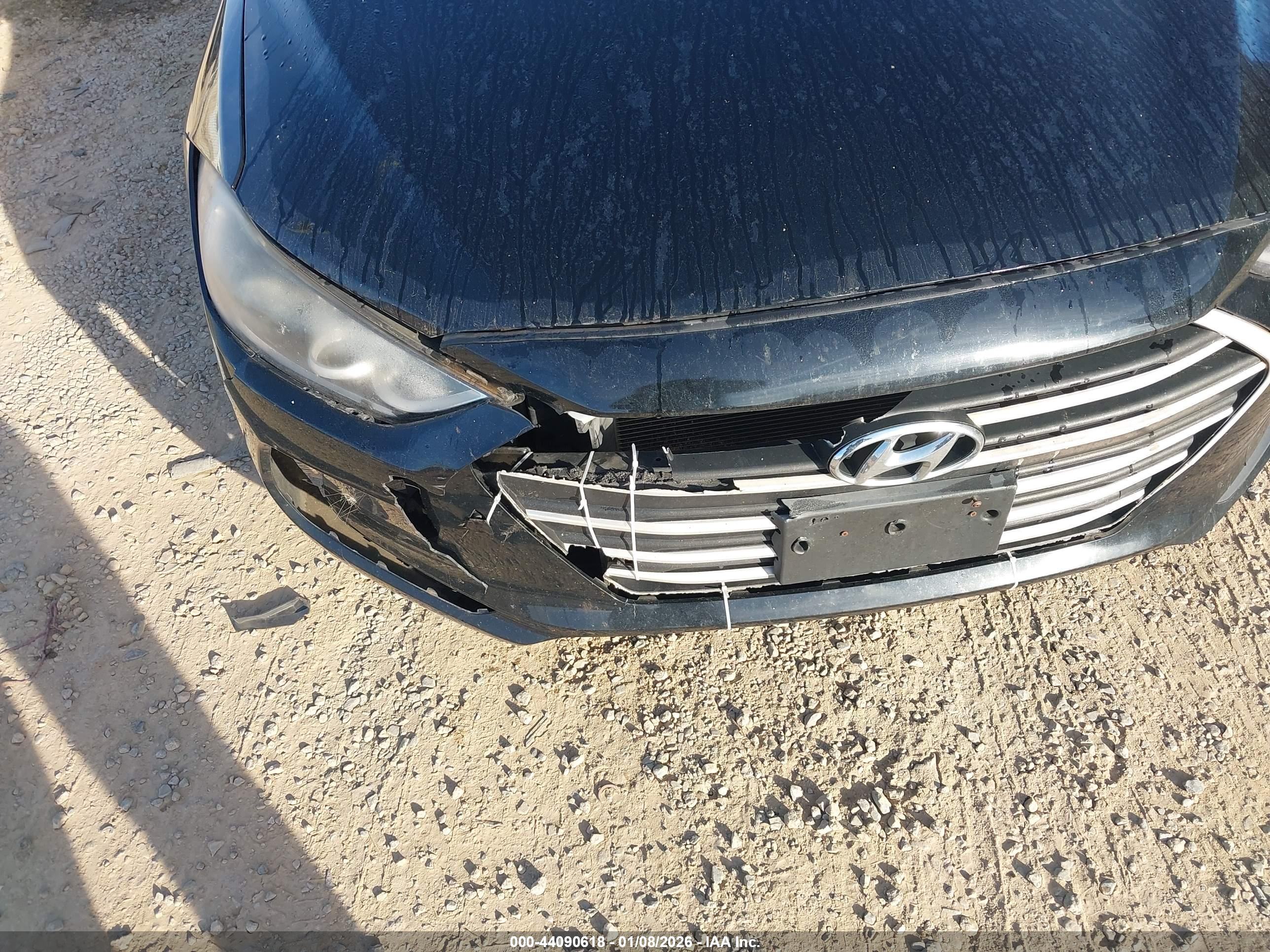 HYUNDAI ELANTRA image 6