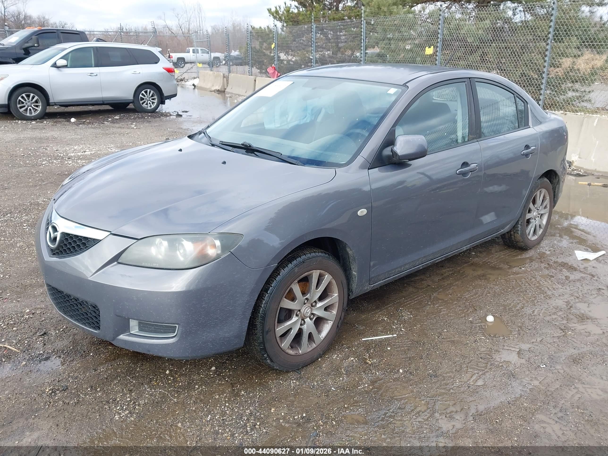 MAZDA MAZDA3 image 2