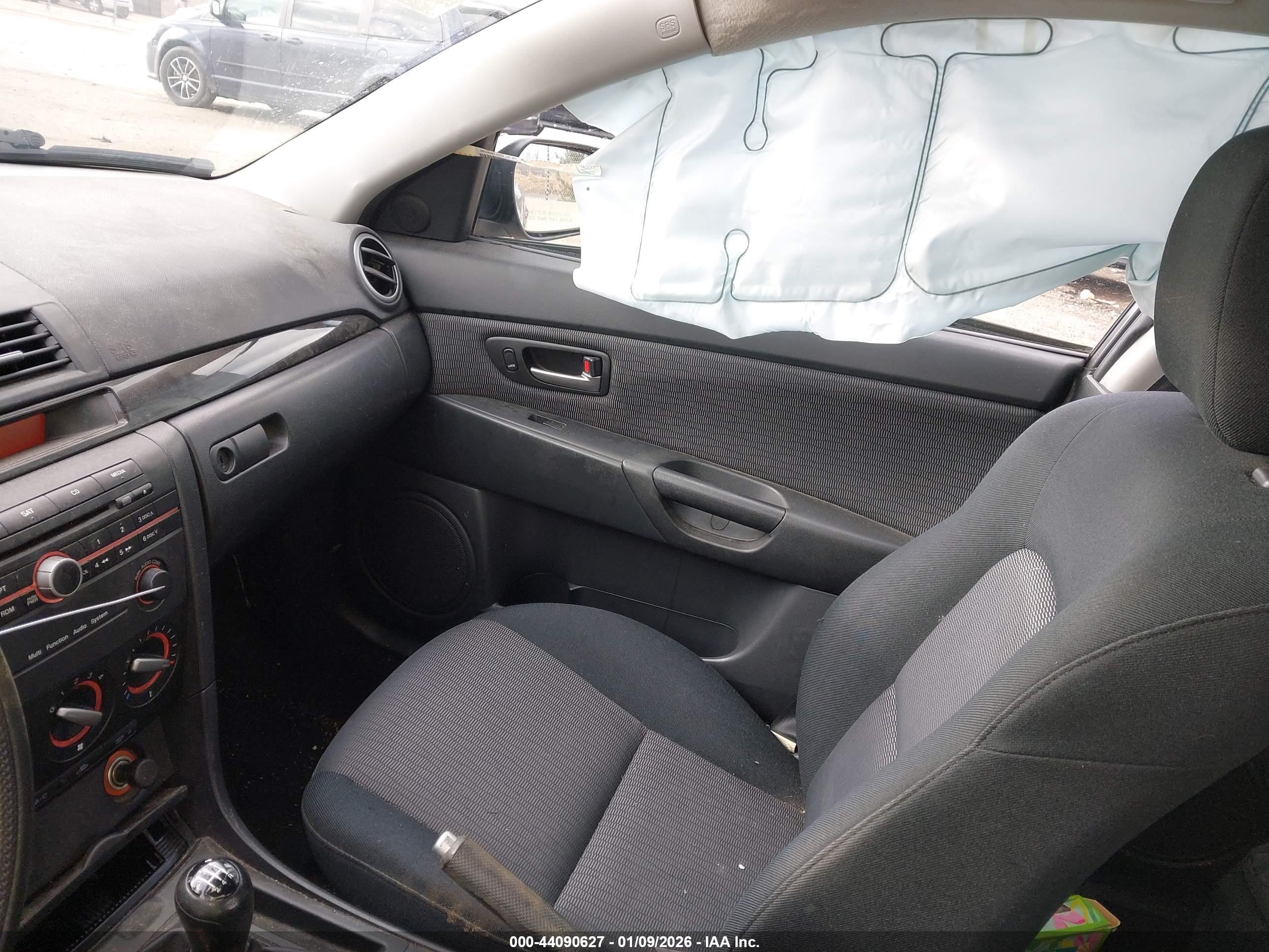 MAZDA MAZDA3 image 5