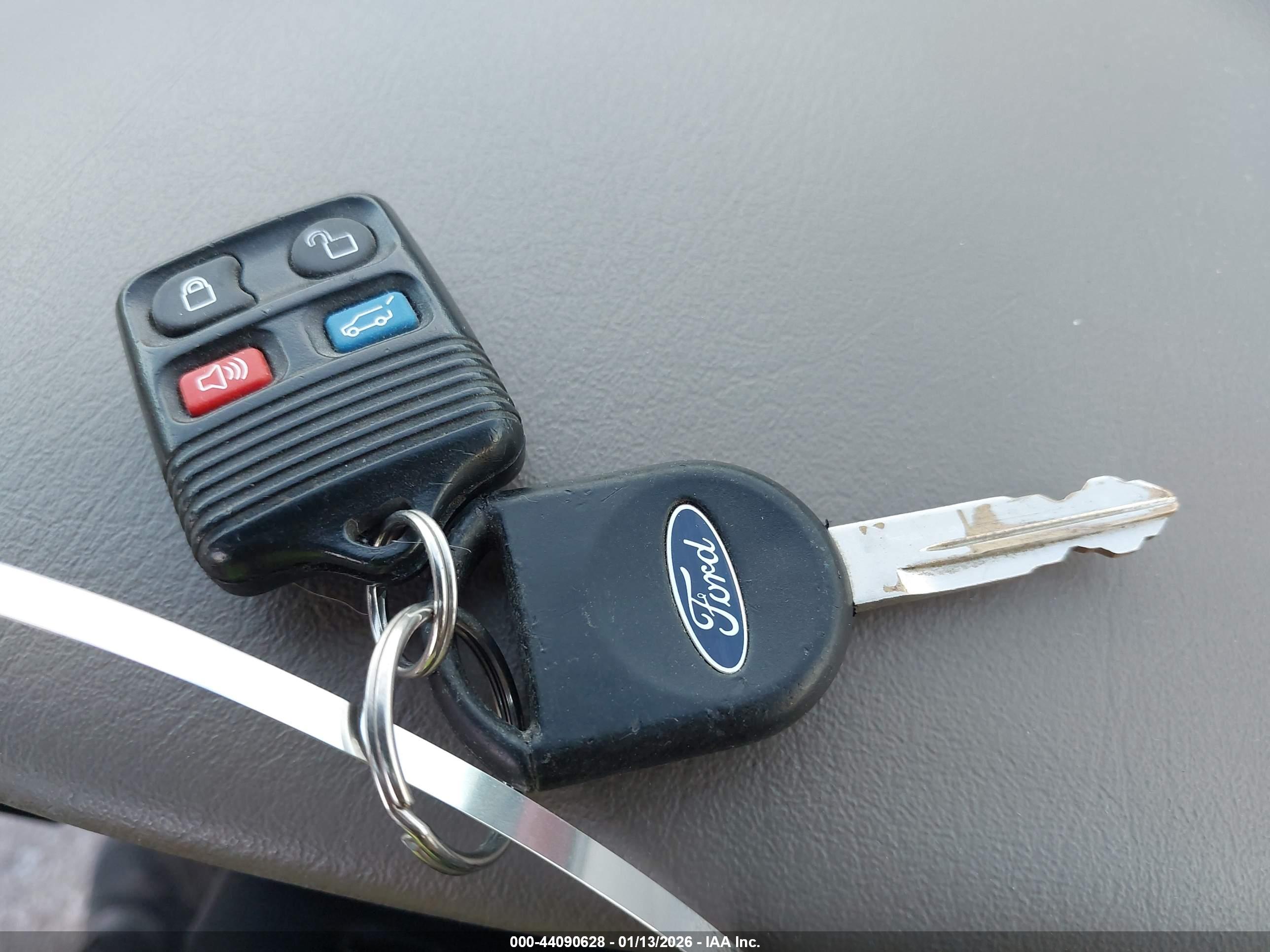FORD EXPLORER image 11
