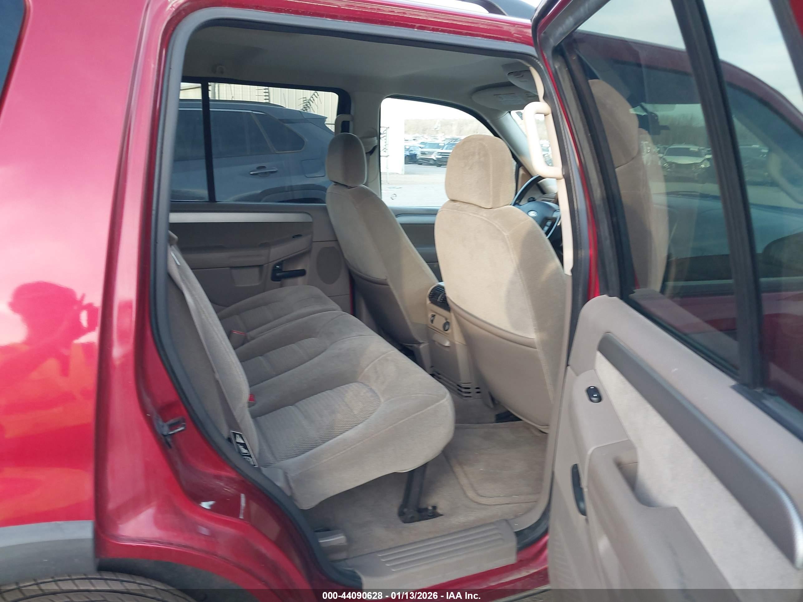 FORD EXPLORER image 8