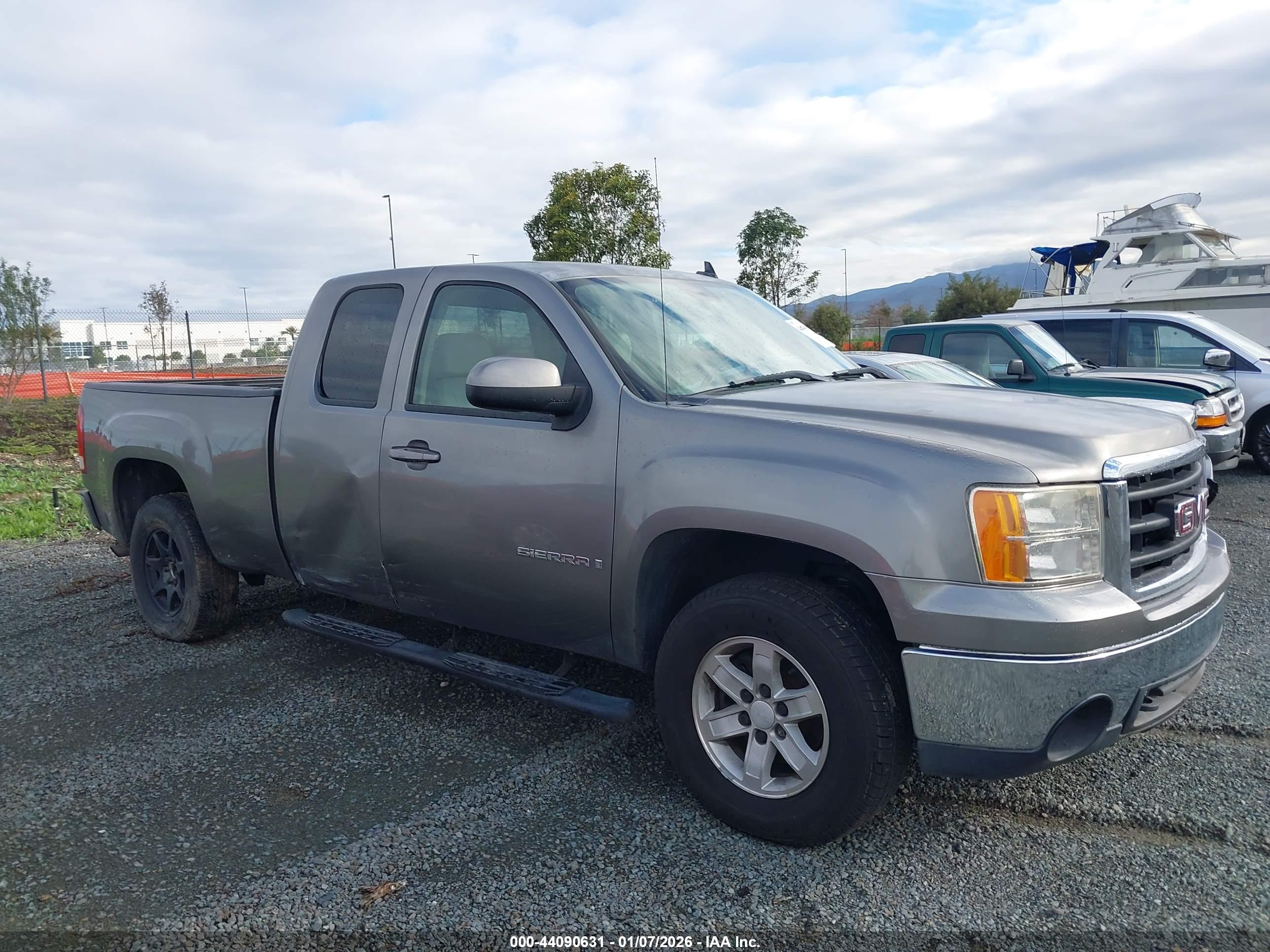 GMC SIERRA image 6