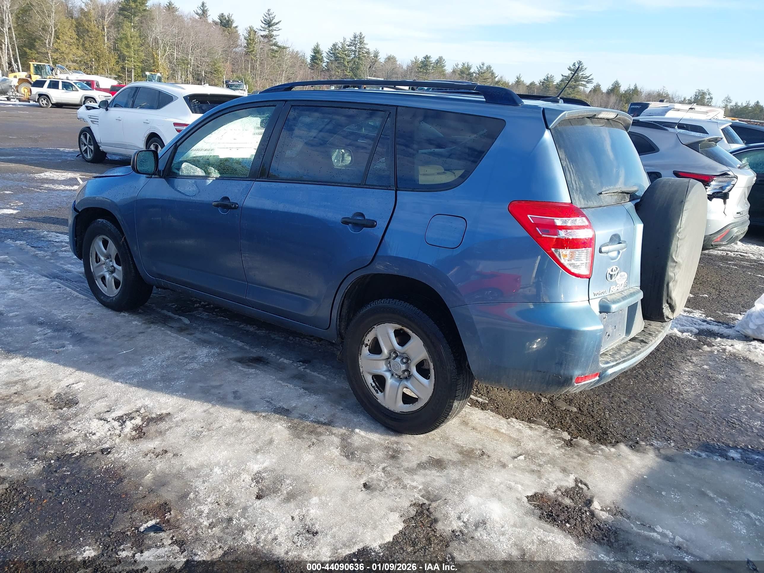 TOYOTA RAV4 image 3