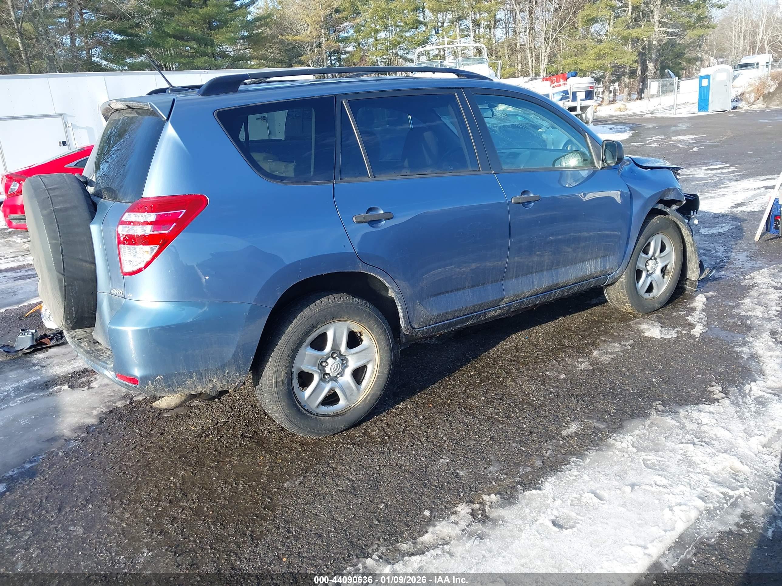 TOYOTA RAV4 image 4