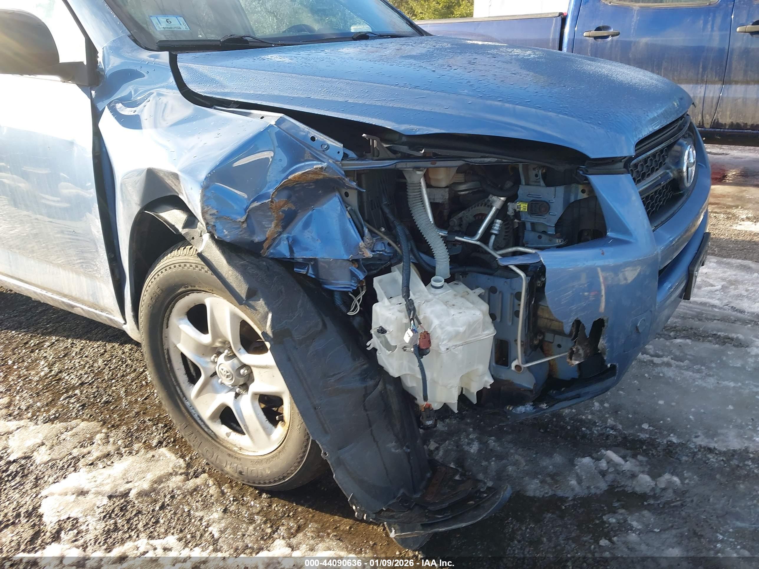TOYOTA RAV4 image 6
