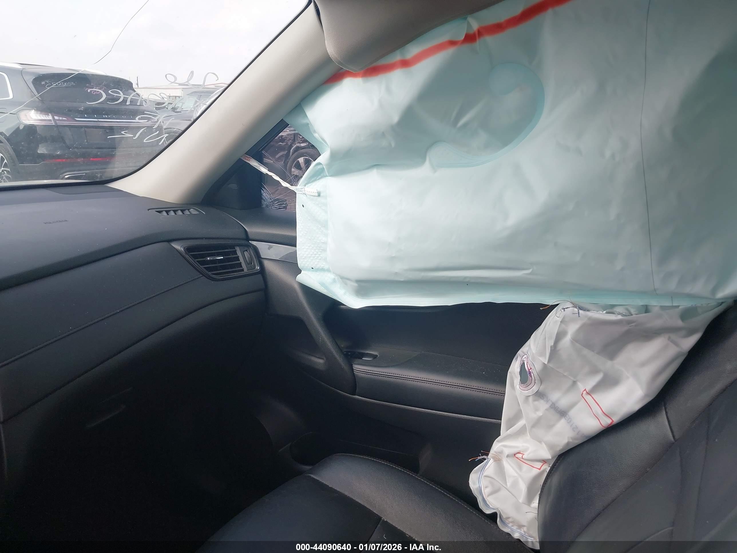 NISSAN ROGUE image 5