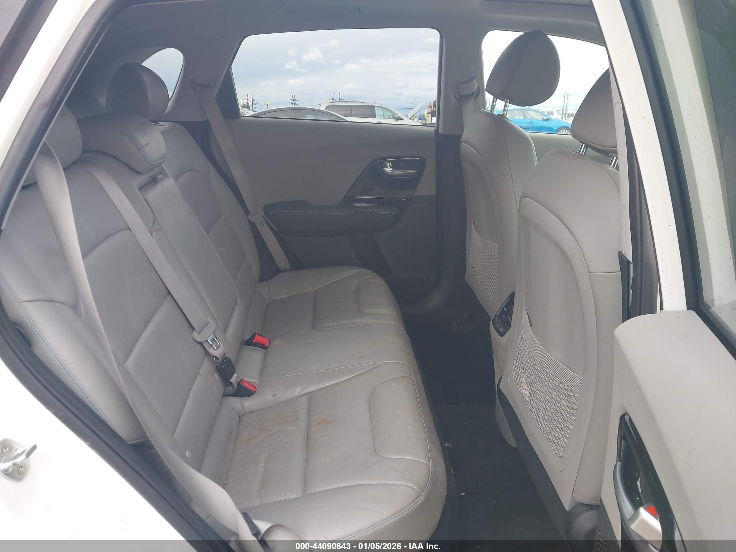KIA NIRO image 8