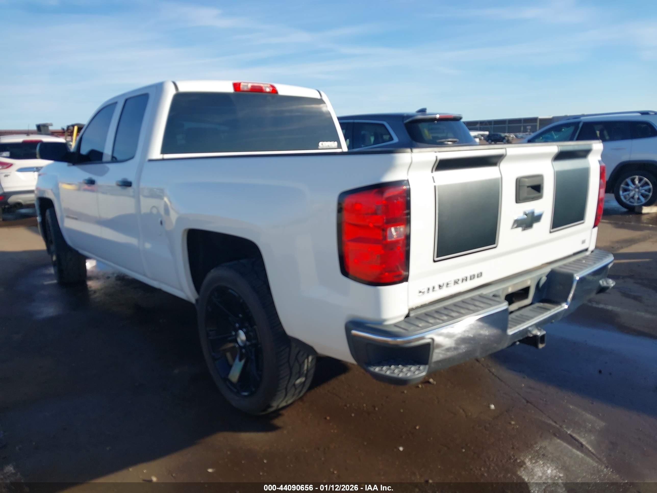 CHEVROLET SILVERADO image 3
