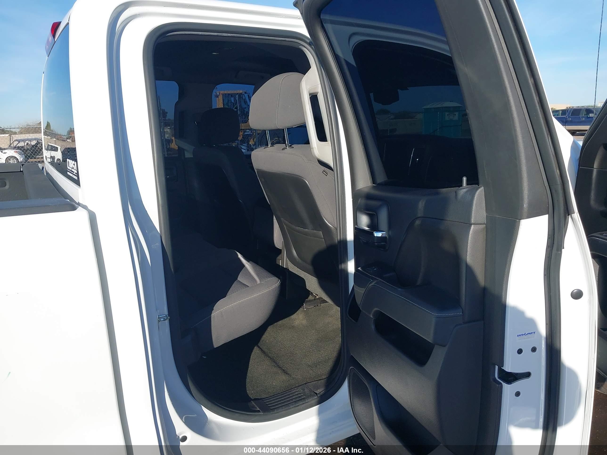 CHEVROLET SILVERADO image 8