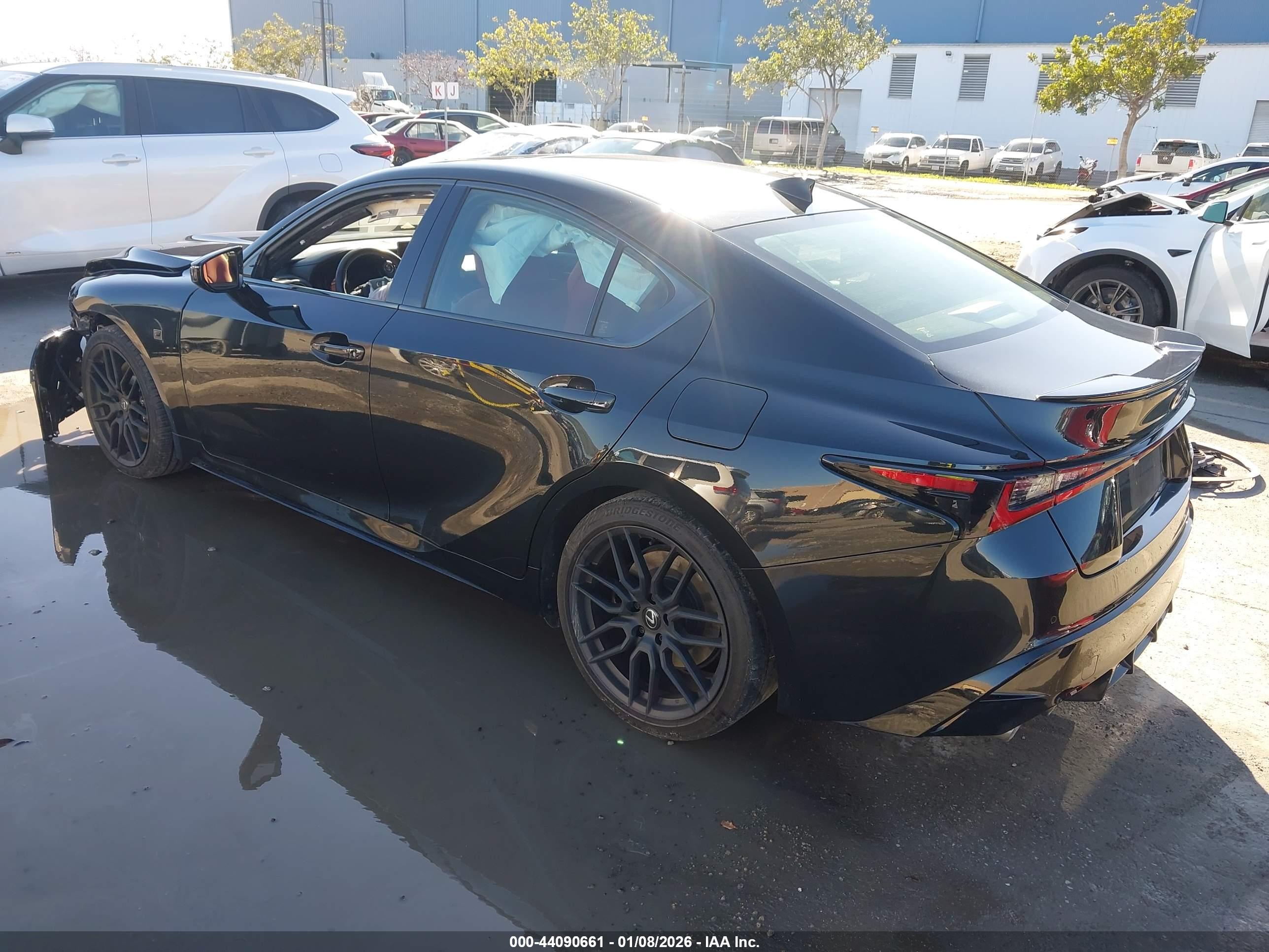 LEXUS IS image 3