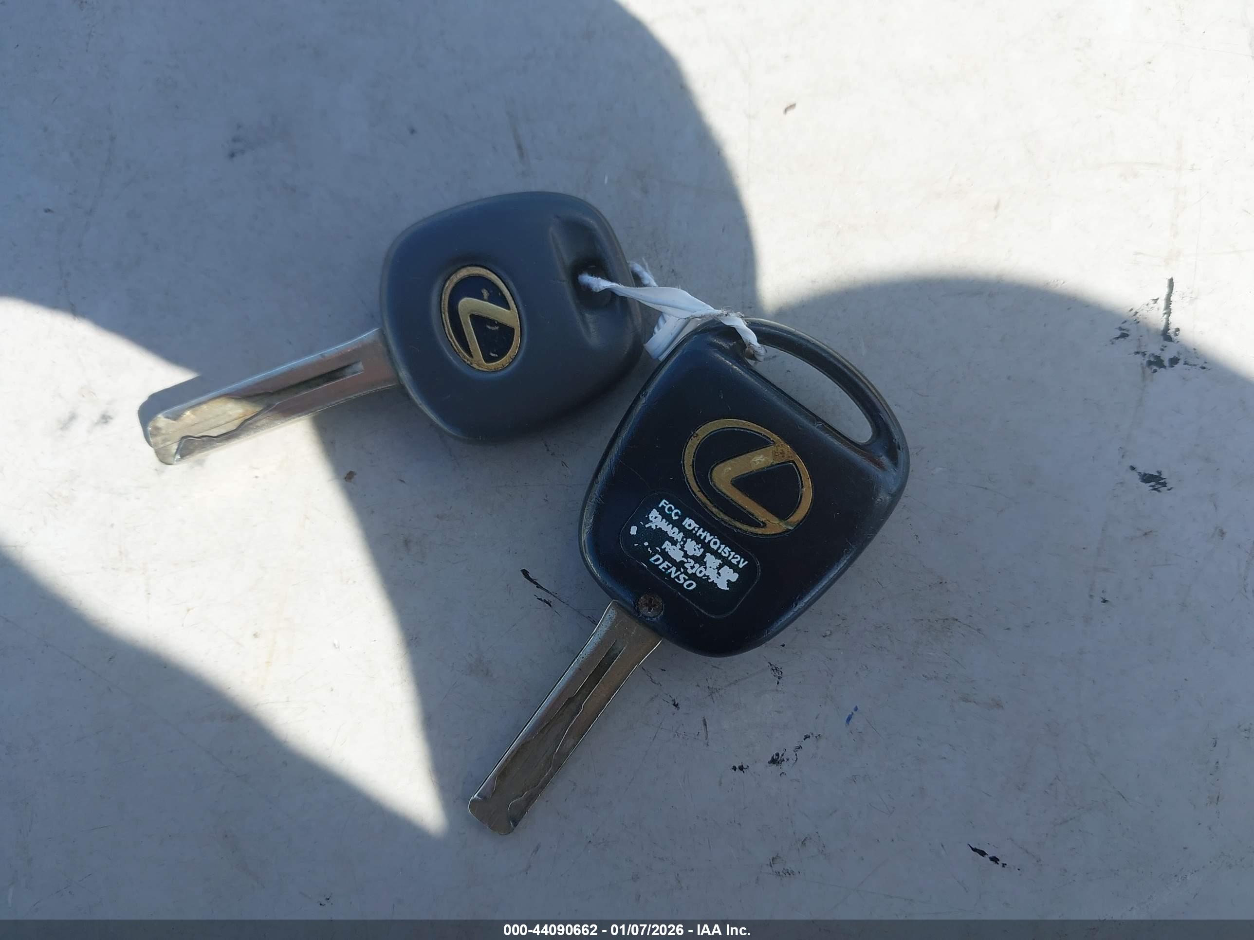 LEXUS ES image 11