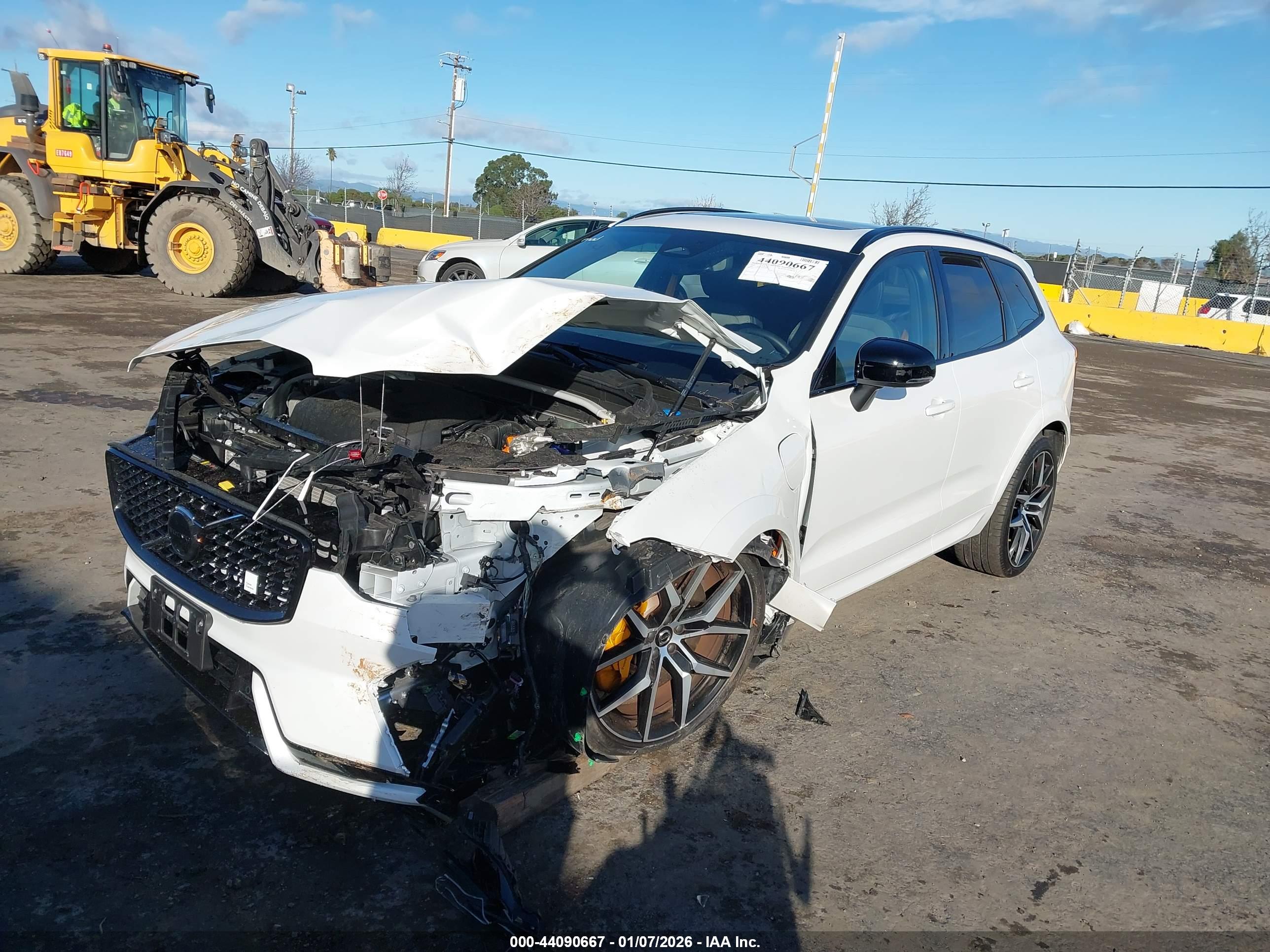 VOLVO XC60 image 2
