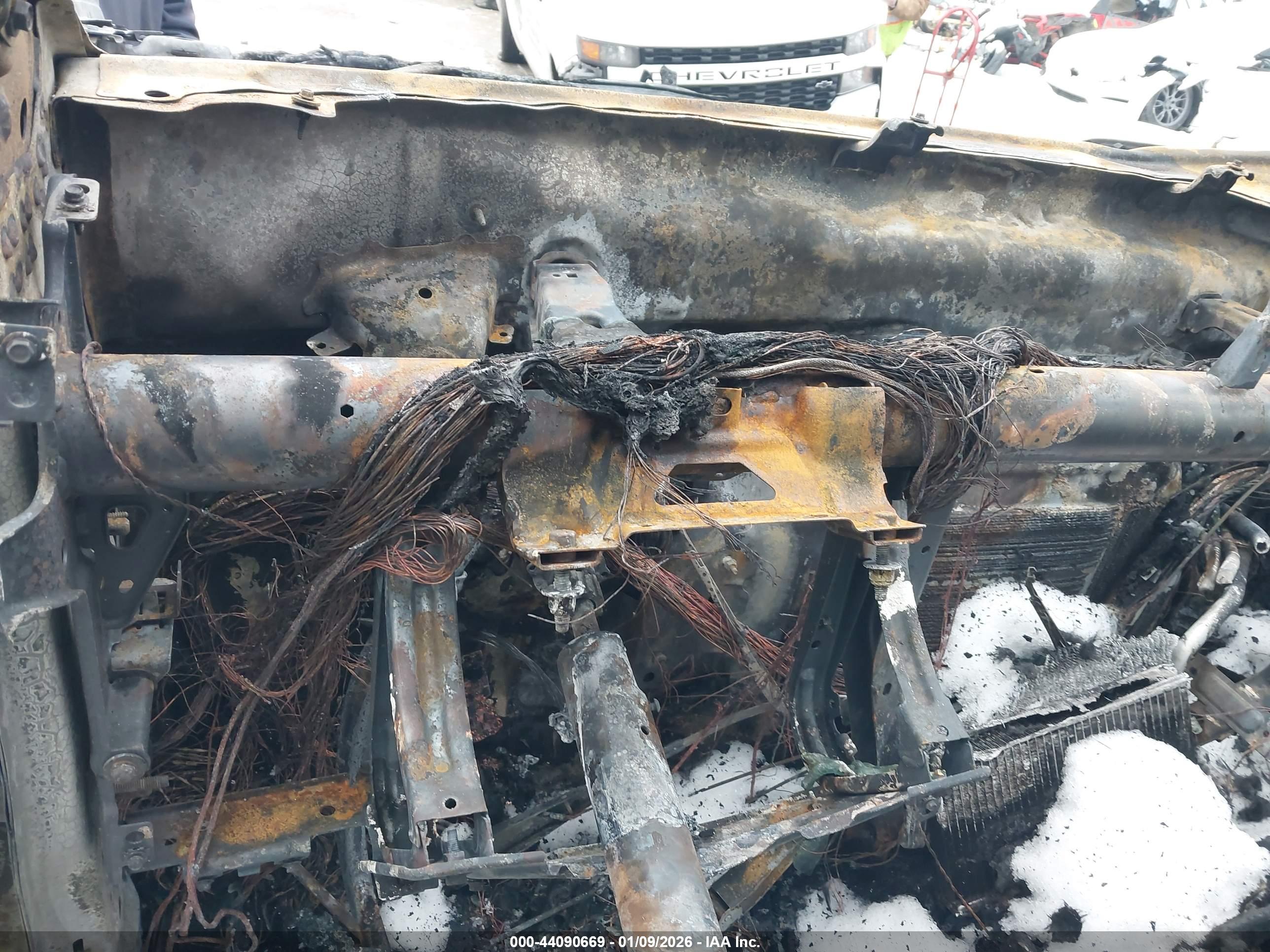 CHEVROLET SILVERADO image 7