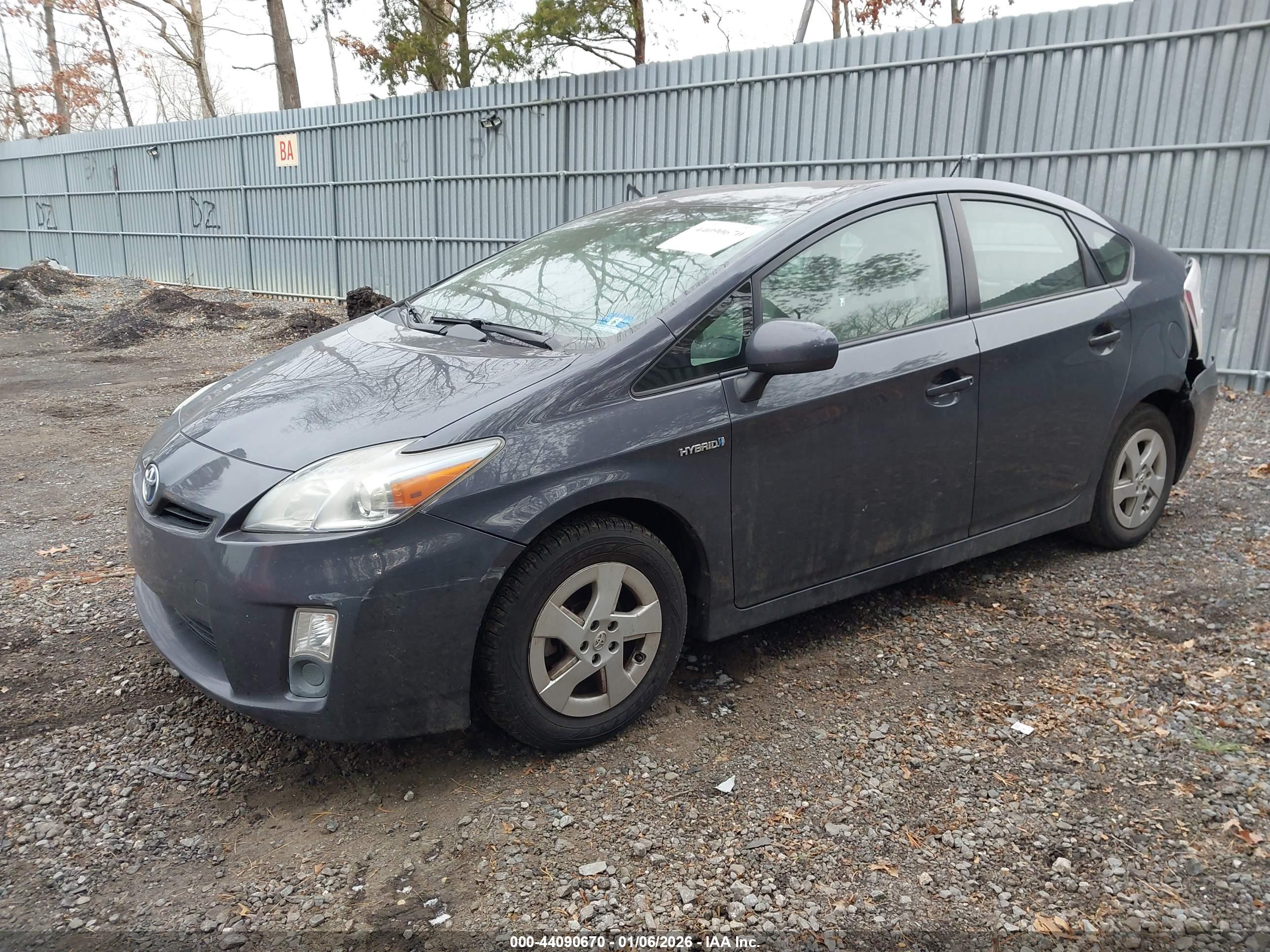 TOYOTA PRIUS image 2