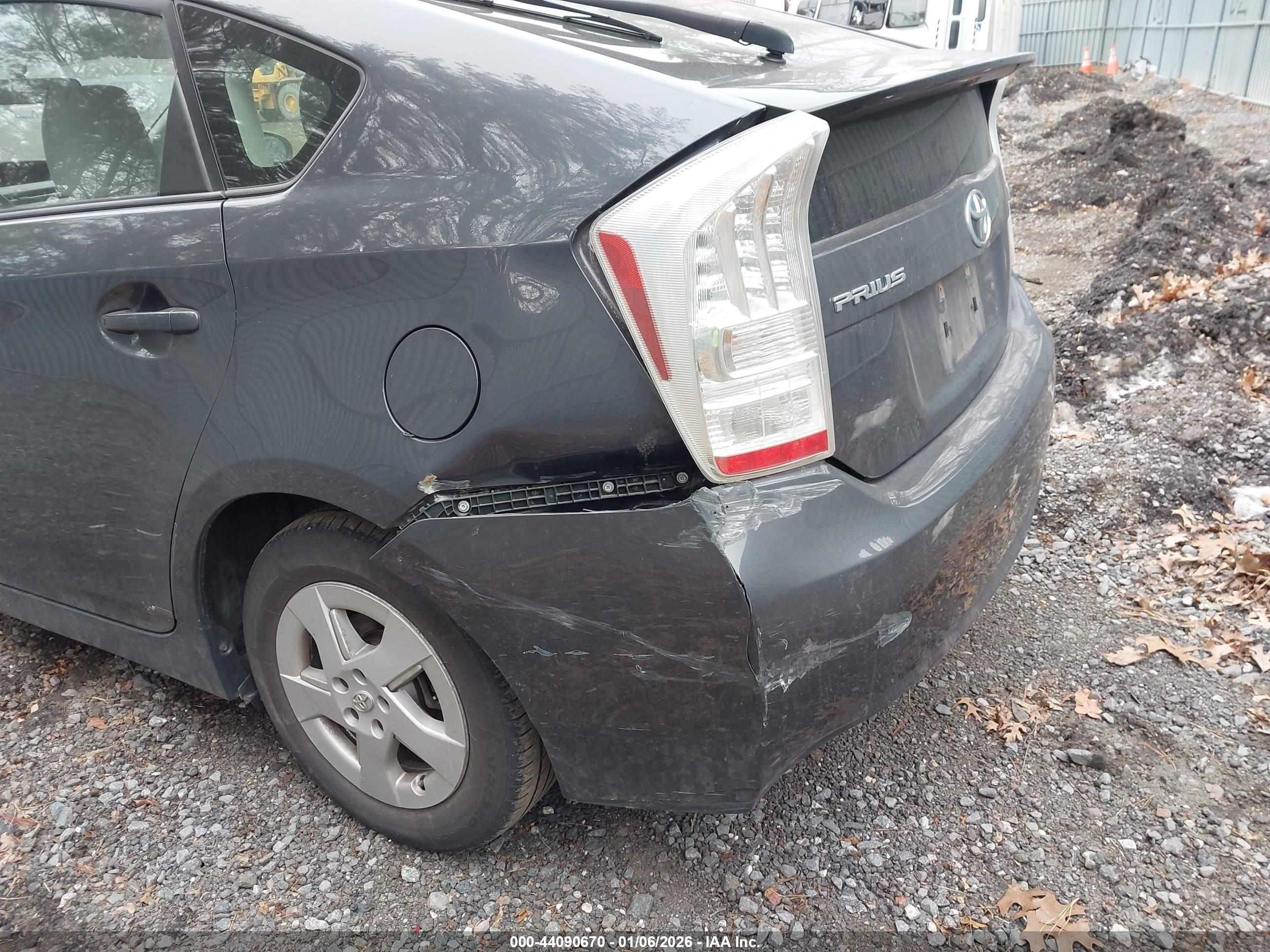 TOYOTA PRIUS image 6