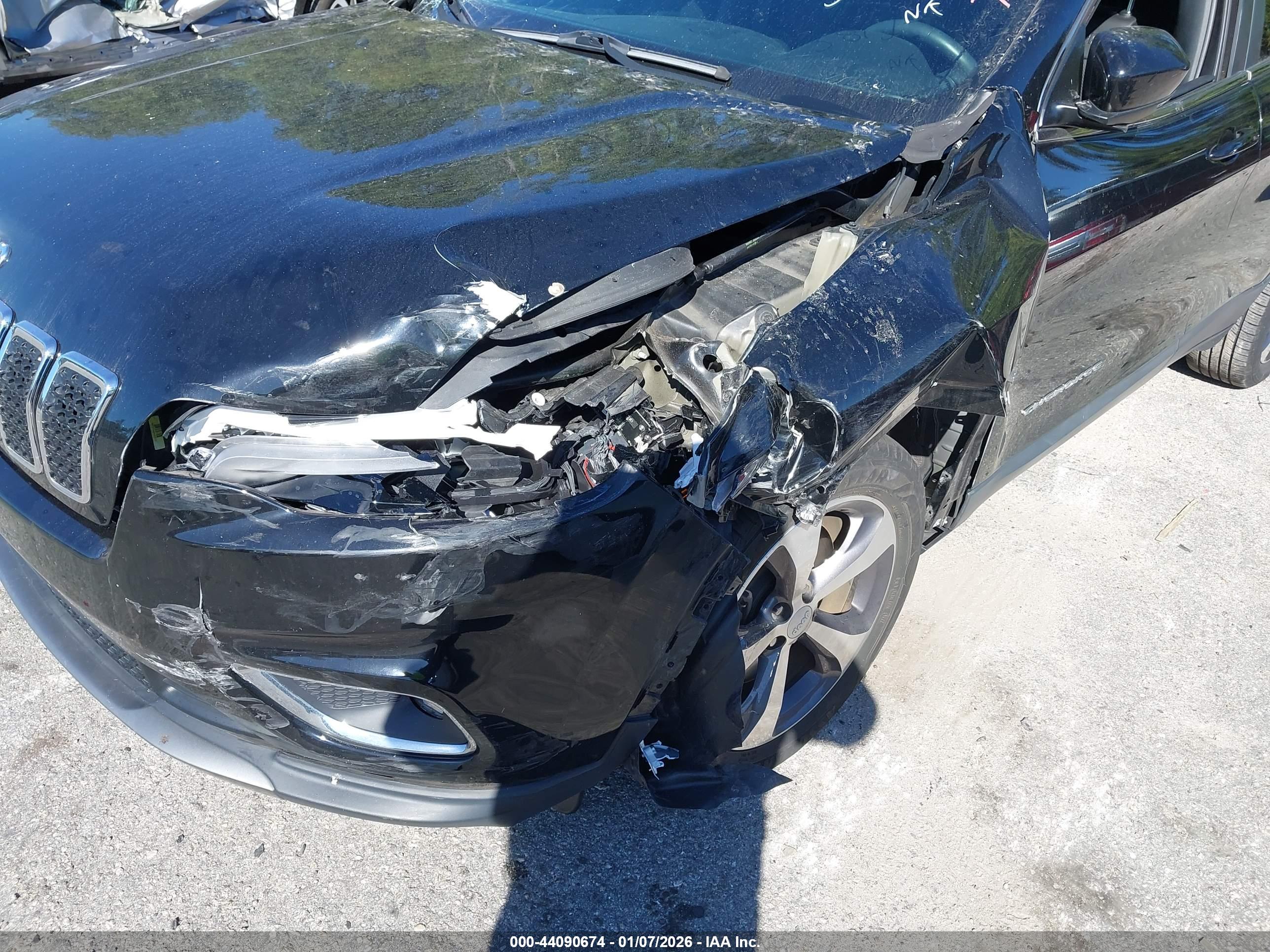 JEEP CHEROKEE image 6