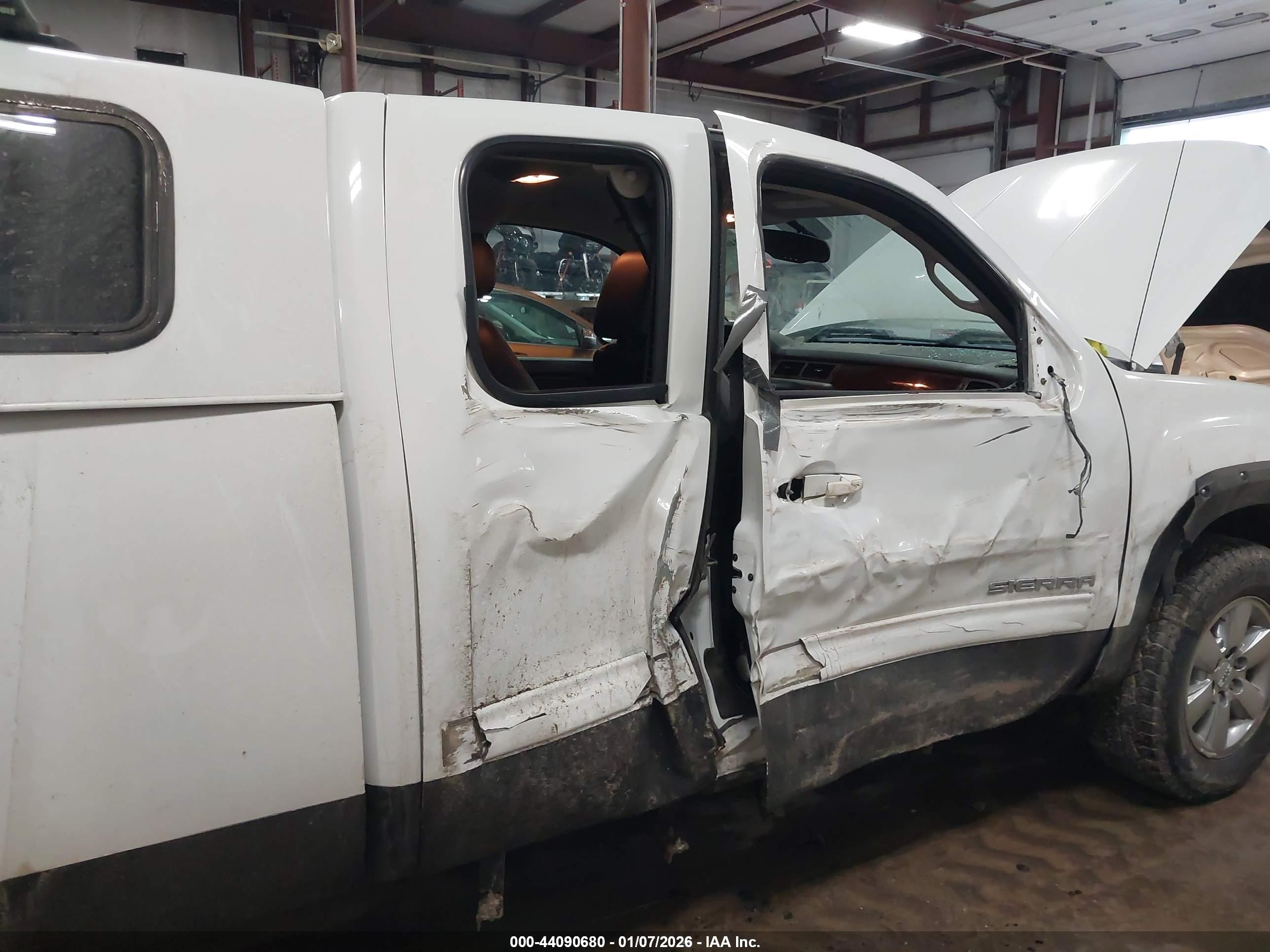GMC SIERRA image 6