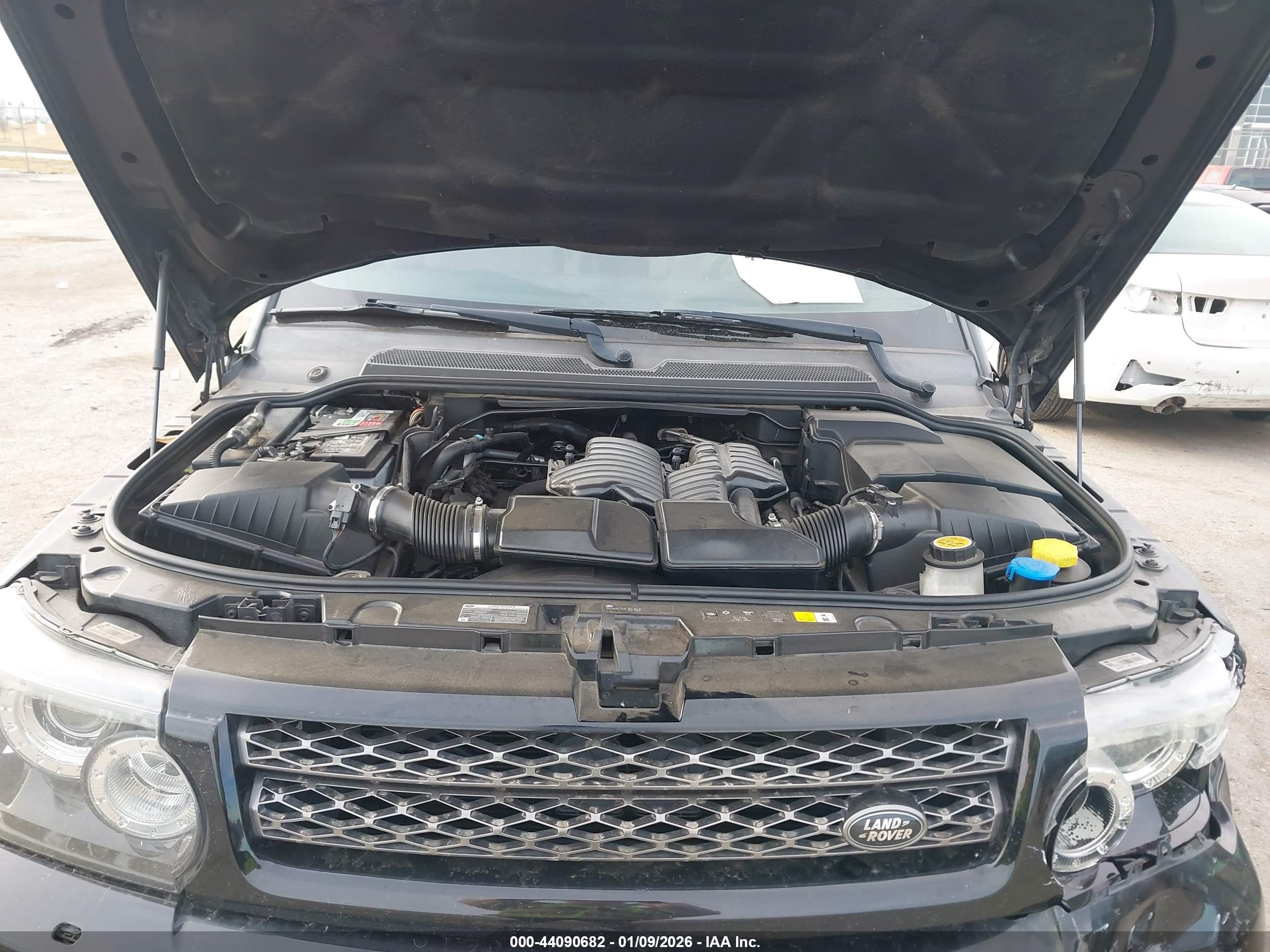 LAND ROVER image 10