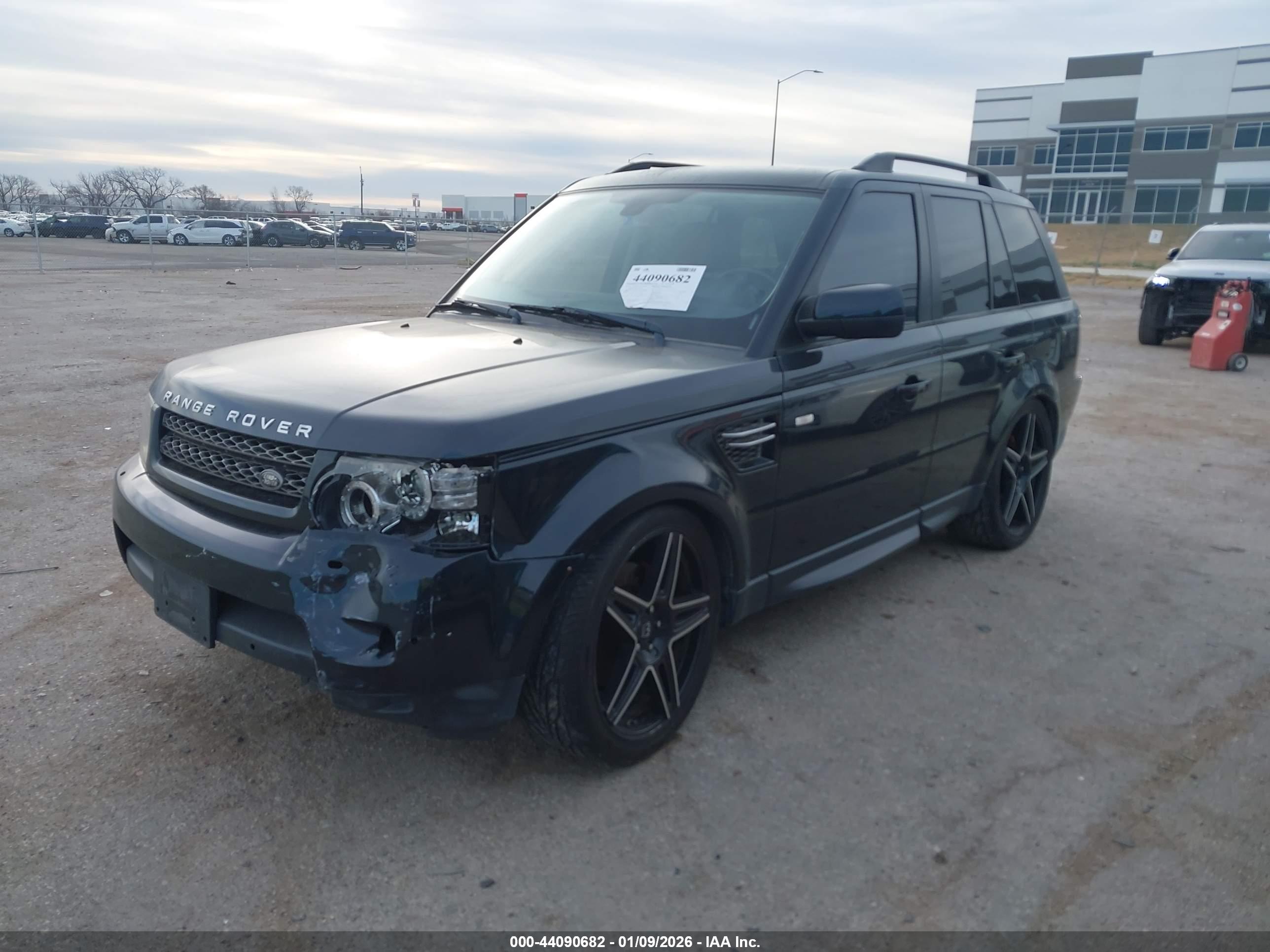 LAND ROVER image 2