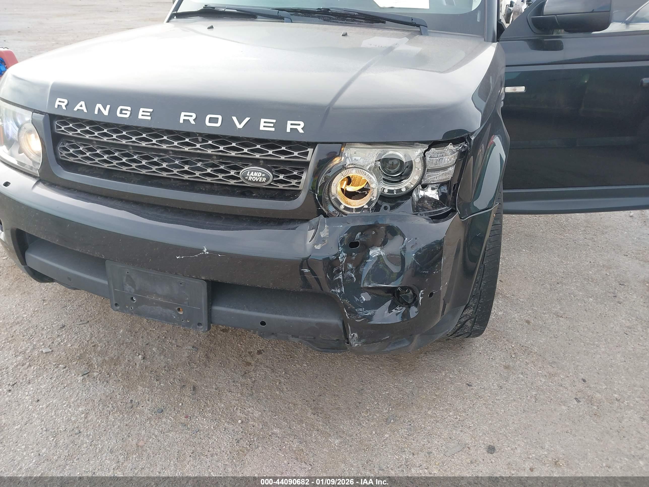 LAND ROVER image 6