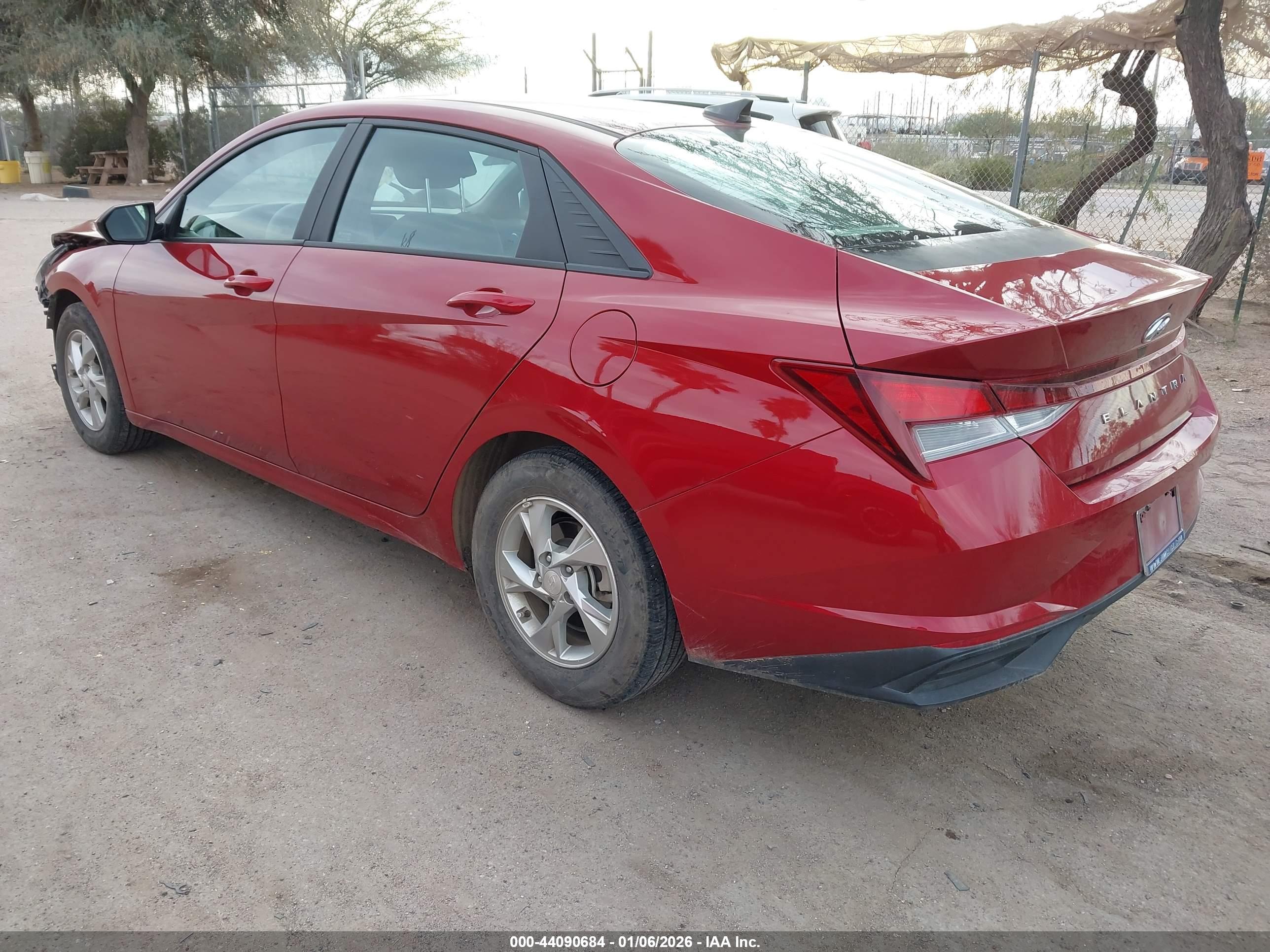 HYUNDAI ELANTRA image 3