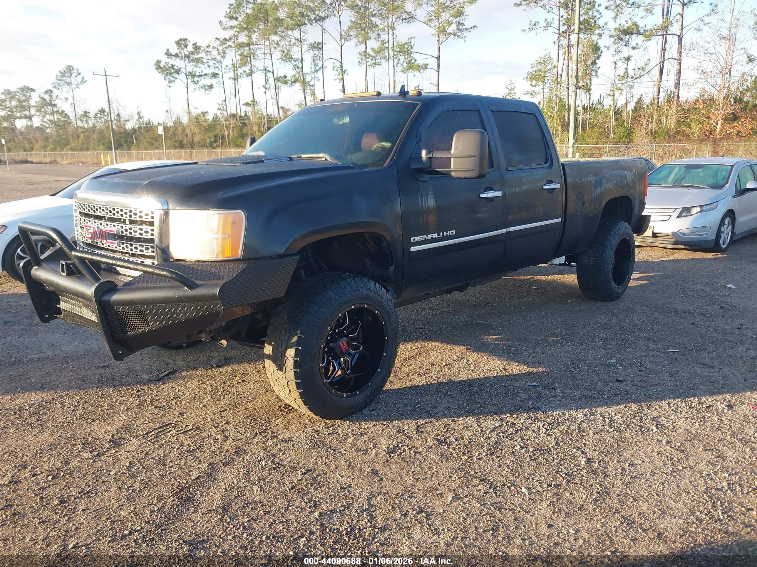 GMC SIERRA image 2