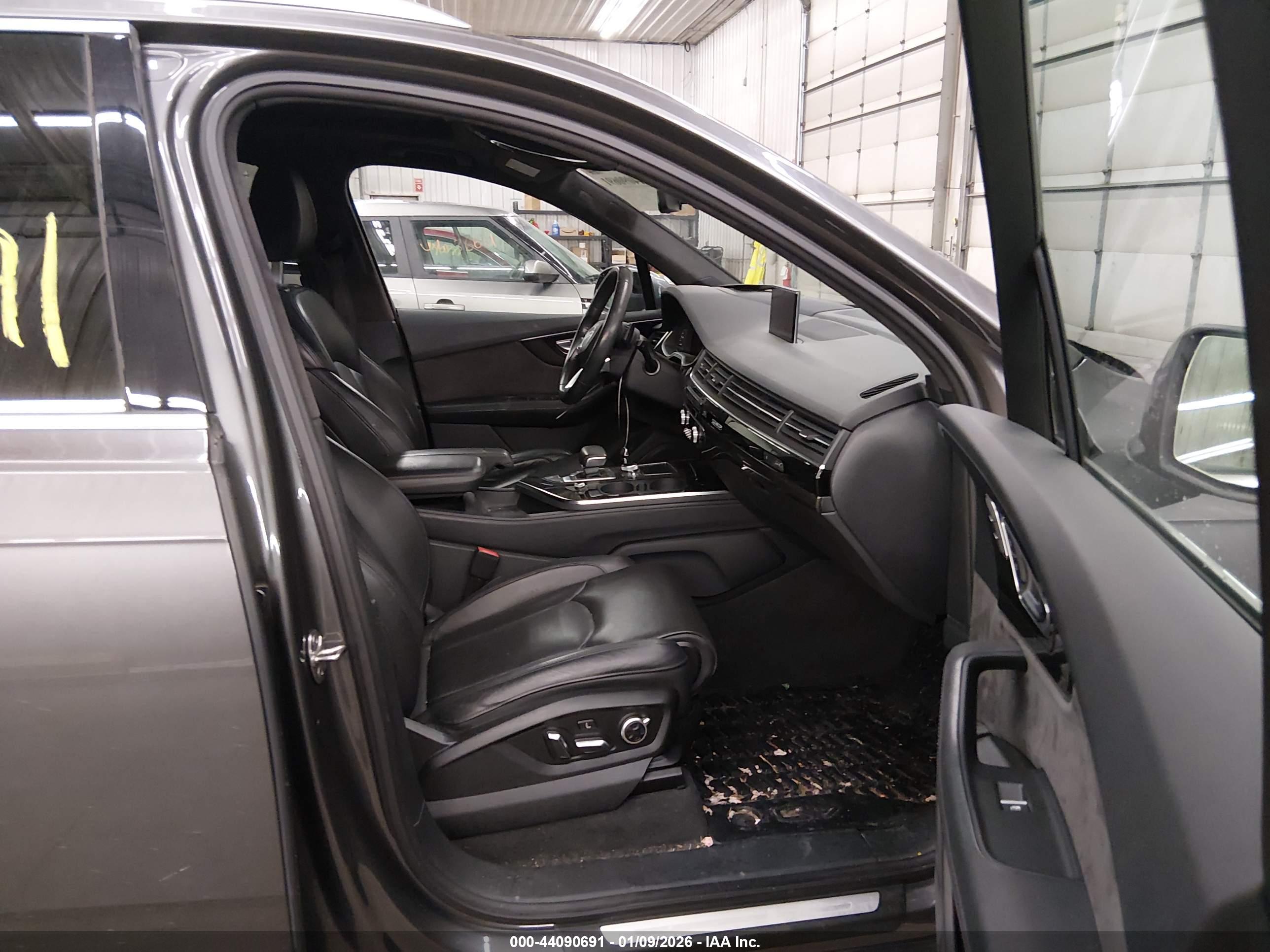 AUDI Q7 image 5