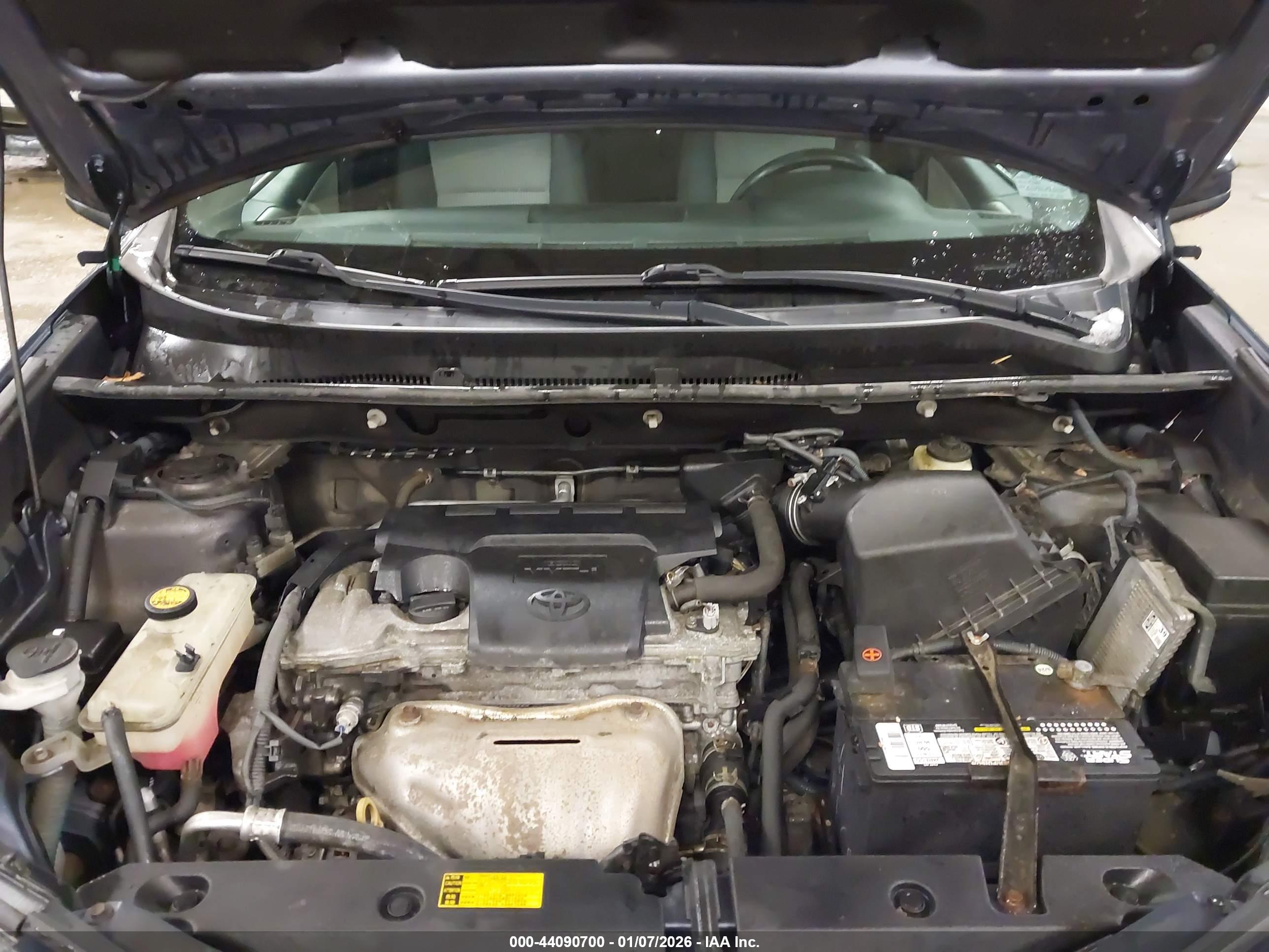 TOYOTA RAV4 image 10