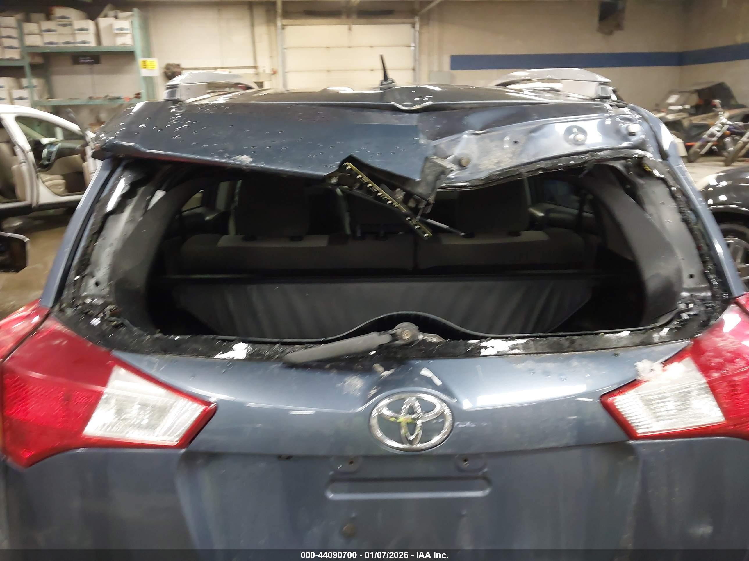TOYOTA RAV4 image 6