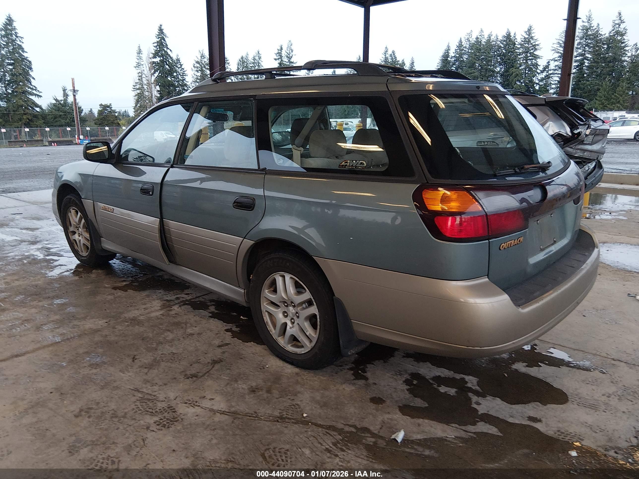 SUBARU OUTBACK image 3