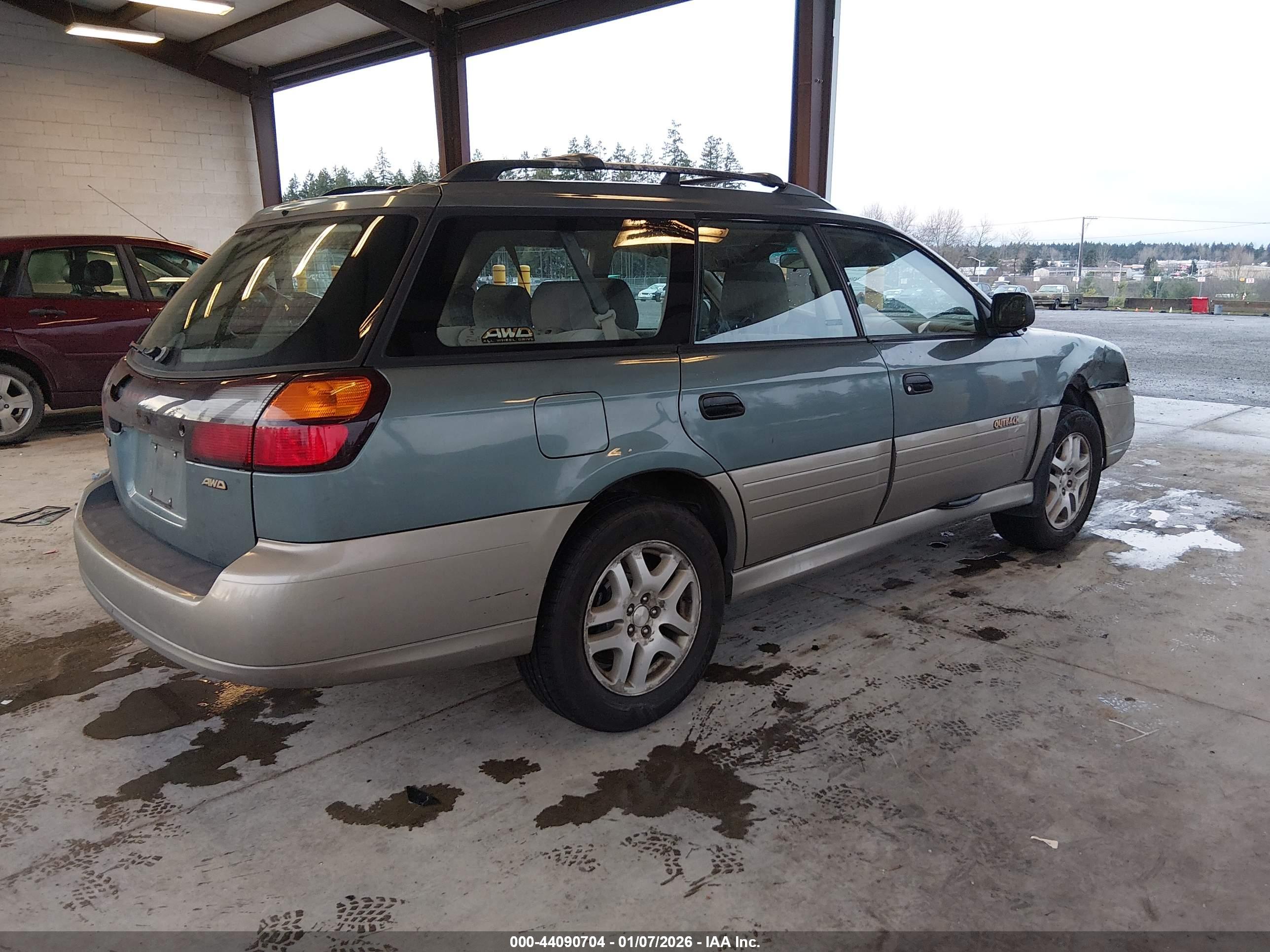 SUBARU OUTBACK image 4