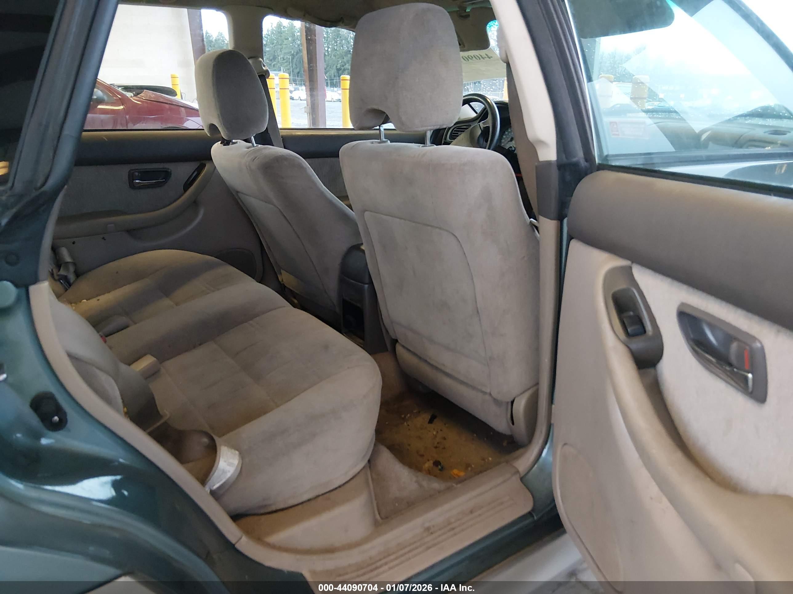 SUBARU OUTBACK image 8