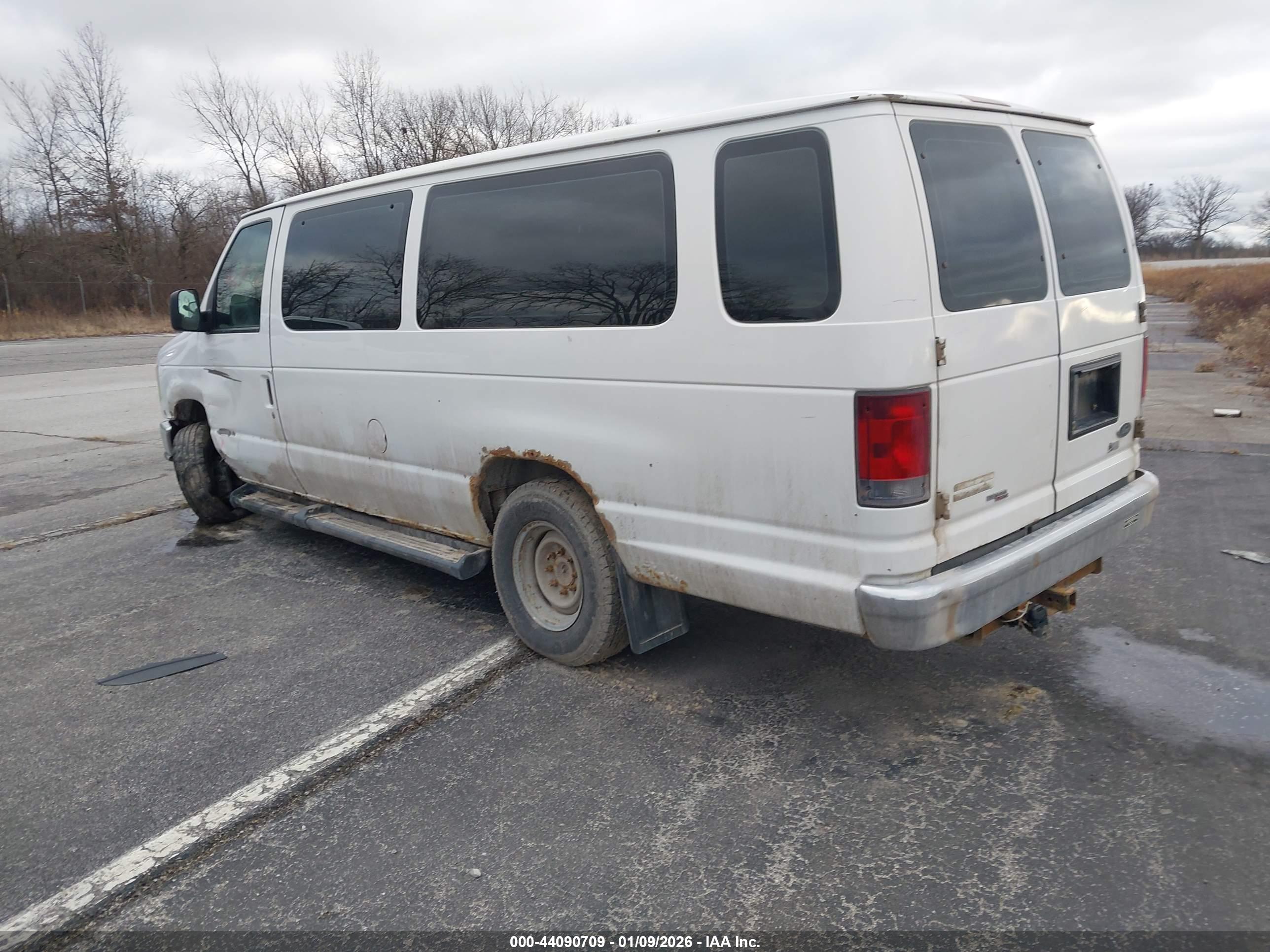 FORD E-350 image 3