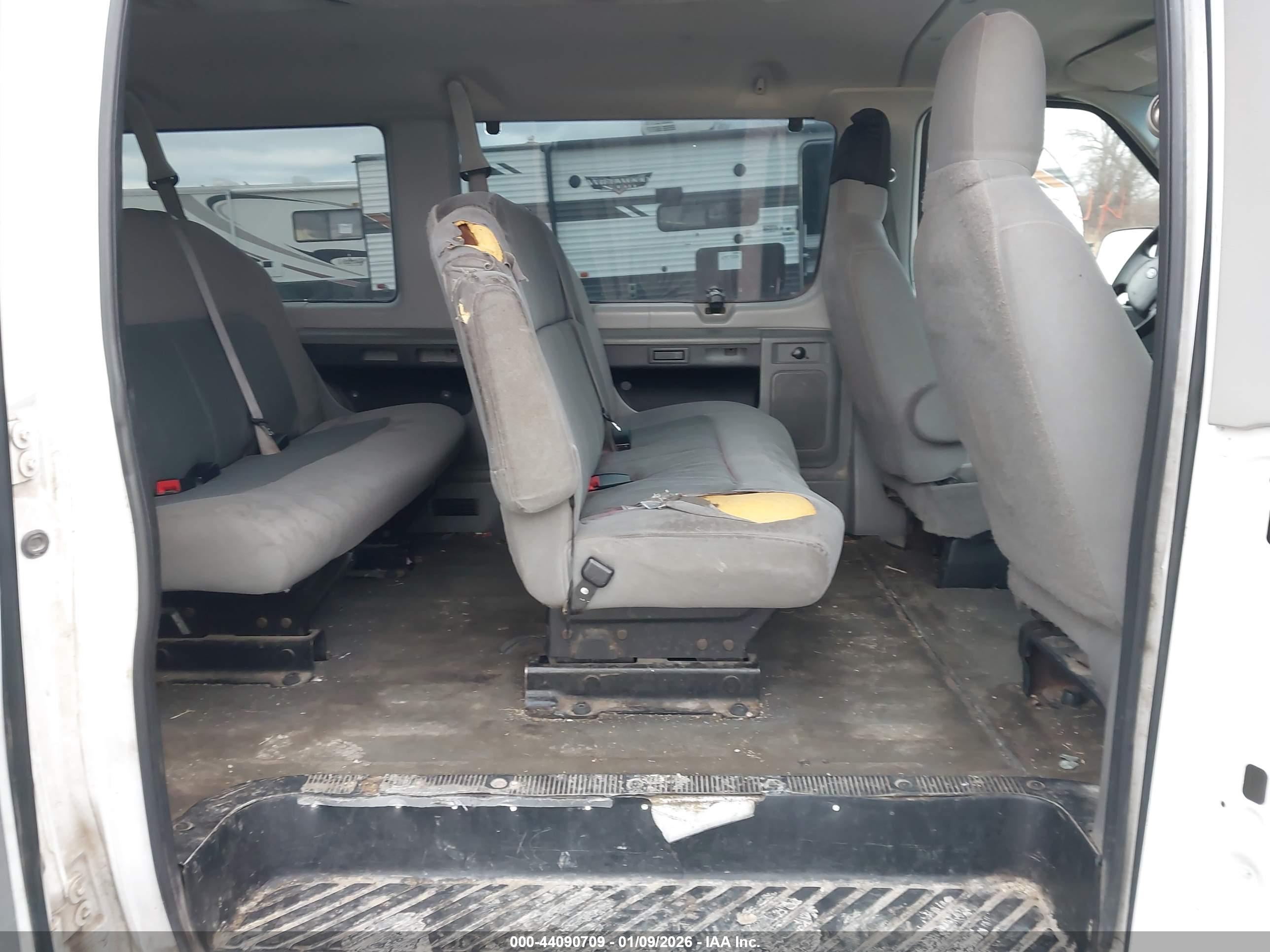 FORD E-350 image 8